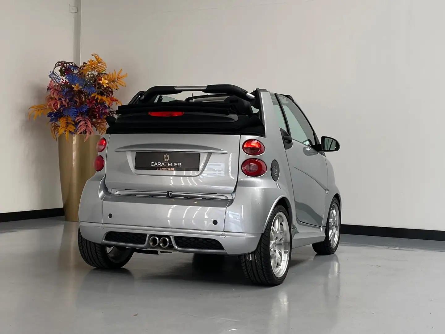 smart forTwo cabrio 1.0 BRABUS Xclusive / CARPAS aanwezig Grijs - 2