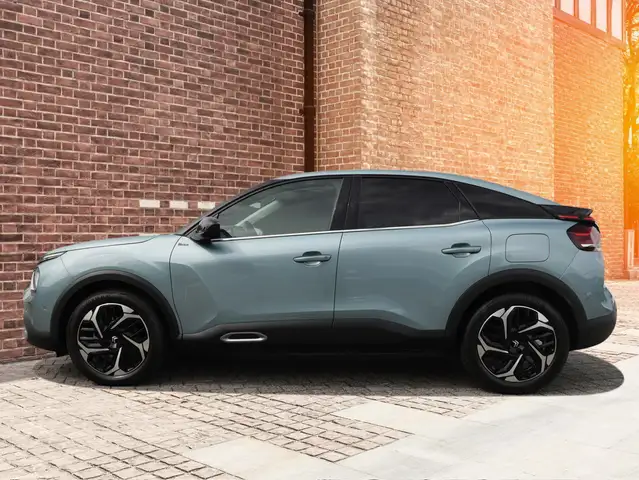 Citroen C4 view 3