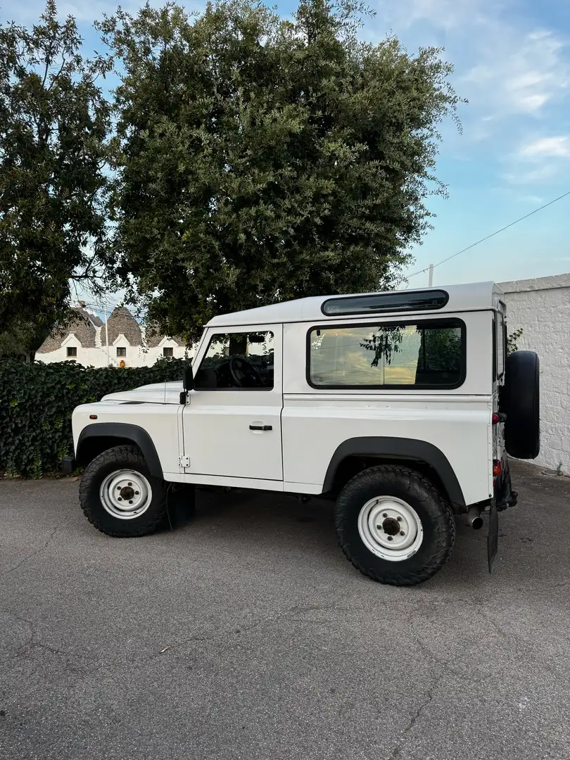 Land Rover Defender 90 2.2 td SW - 2
