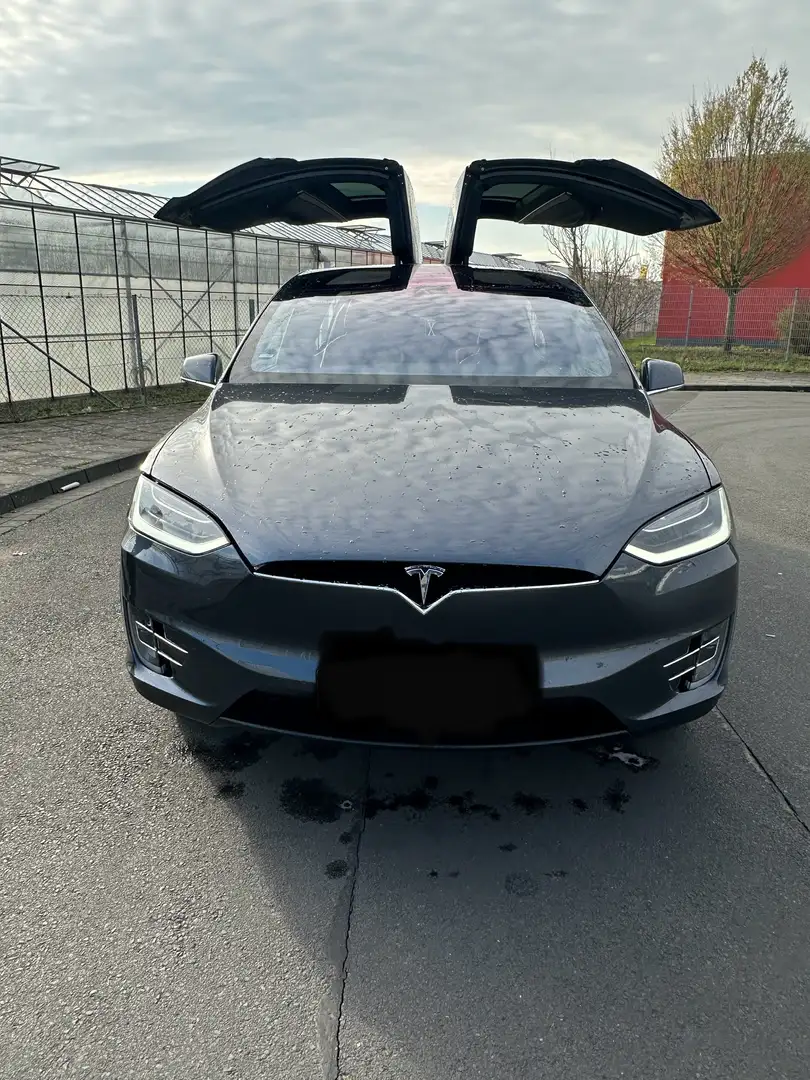 Tesla Model X 90D Allradantrieb Grau - 1