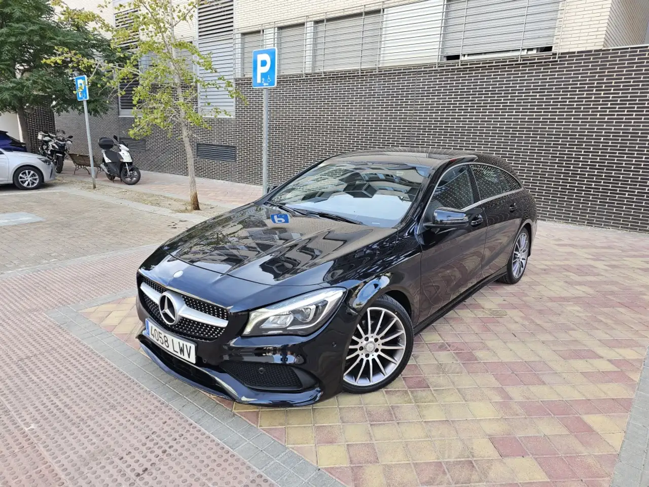 Mercedes-Benz CLA 200