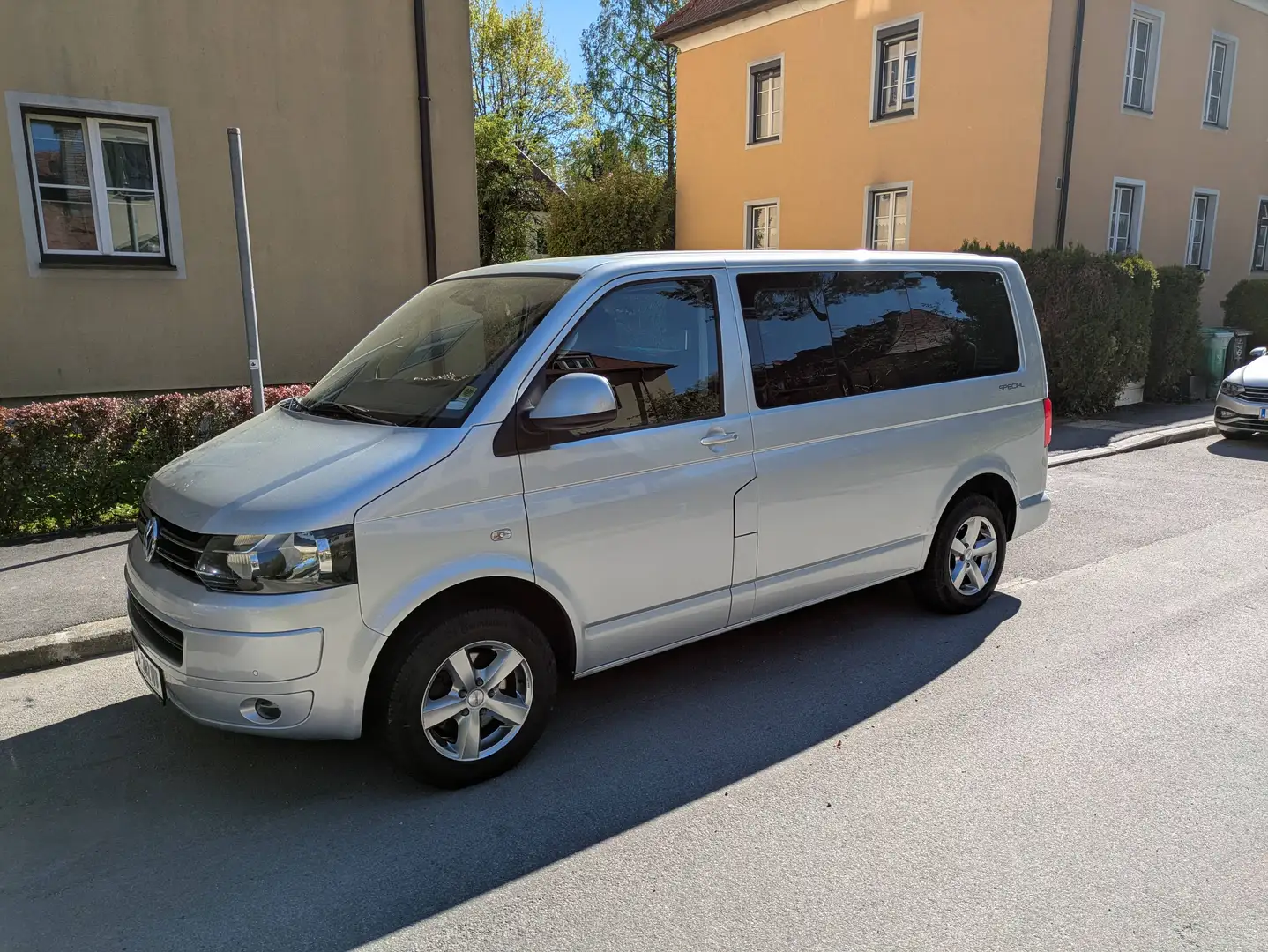 Volkswagen T5 Multivan Multivan Special 2,0 TDI D-PF Special Silber - 1