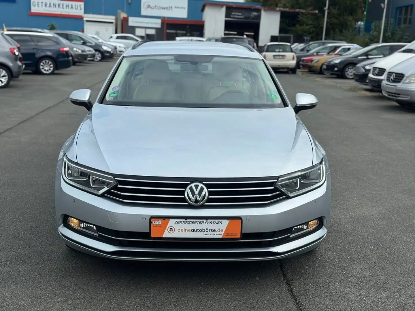 Volkswagen Passat Variant PassatVariantComfortlineBMT/Start-StoppAUTOMATIK Silber - 2