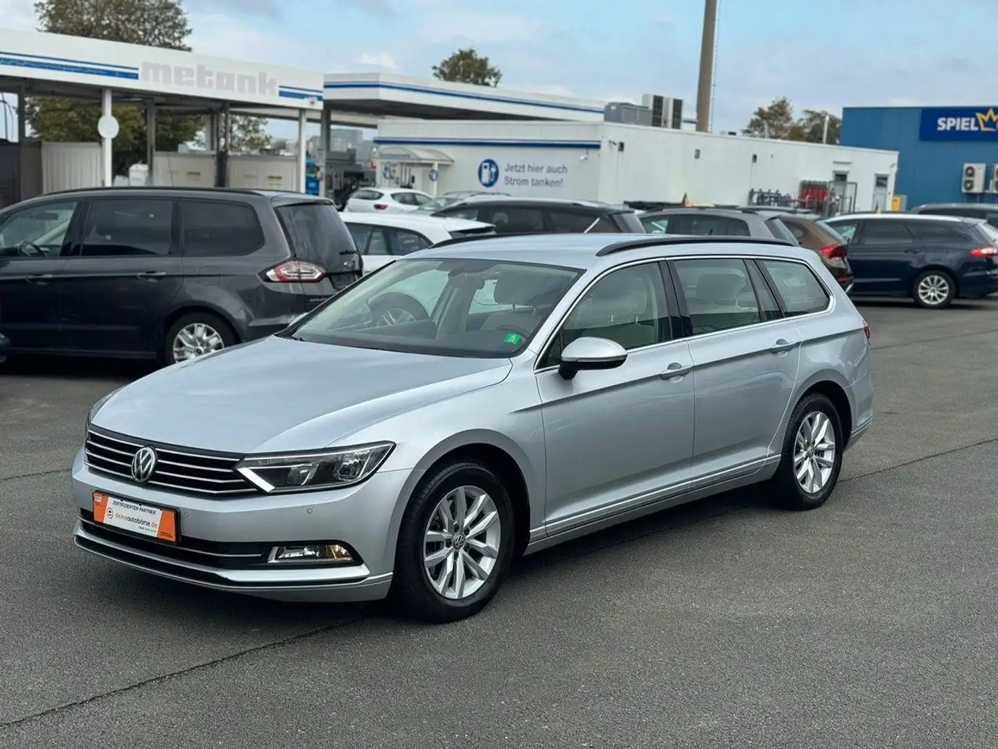 Volkswagen Passat Variant PassatVariantComfortlineBMT/Start-StoppAUTOMATIK Silber - 1