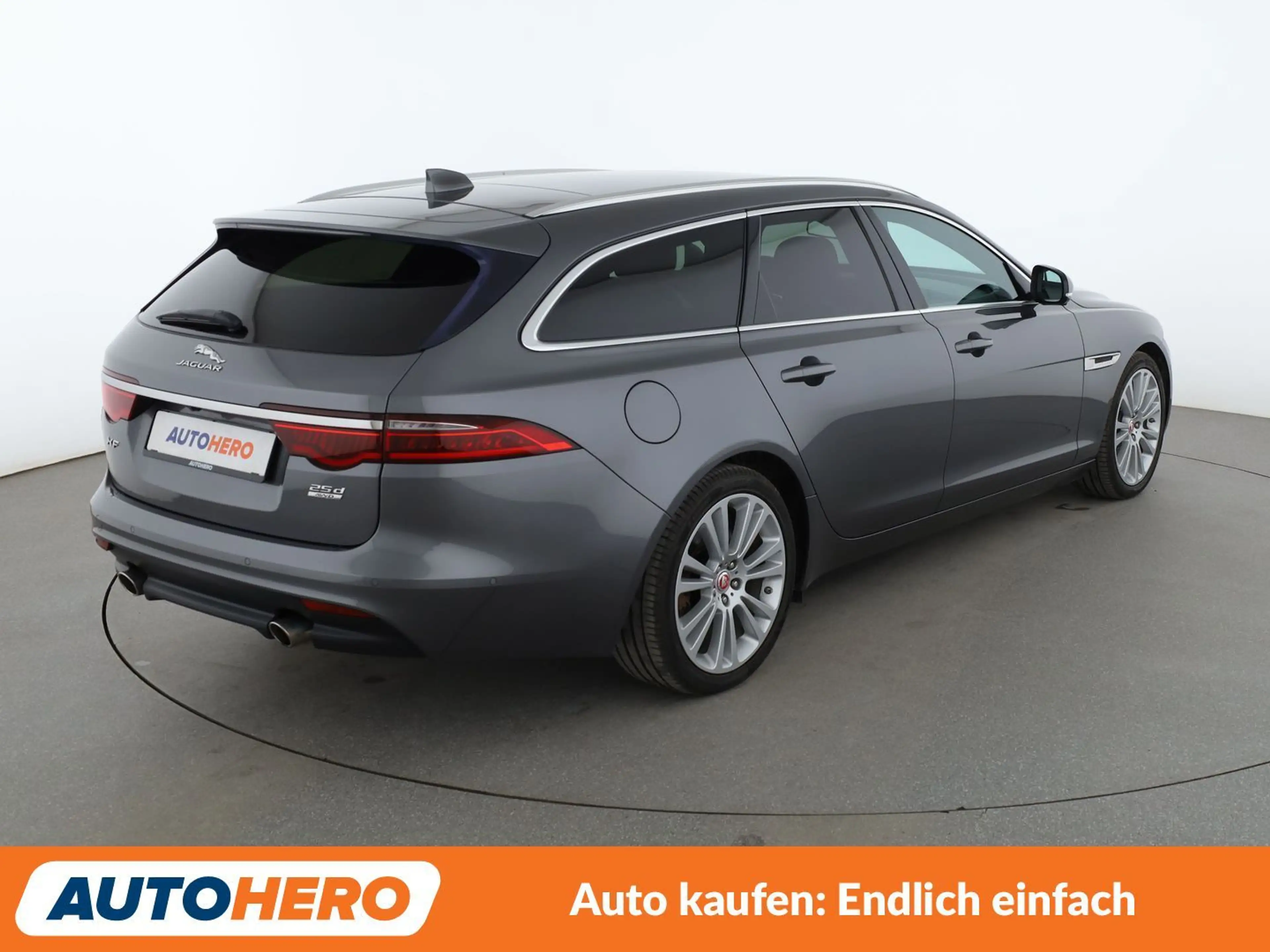 Jaguar XF 25d Portfolio AWD Aut.*NAVI*BI-XENON*TEMPO*CAM*PDC — photo 6