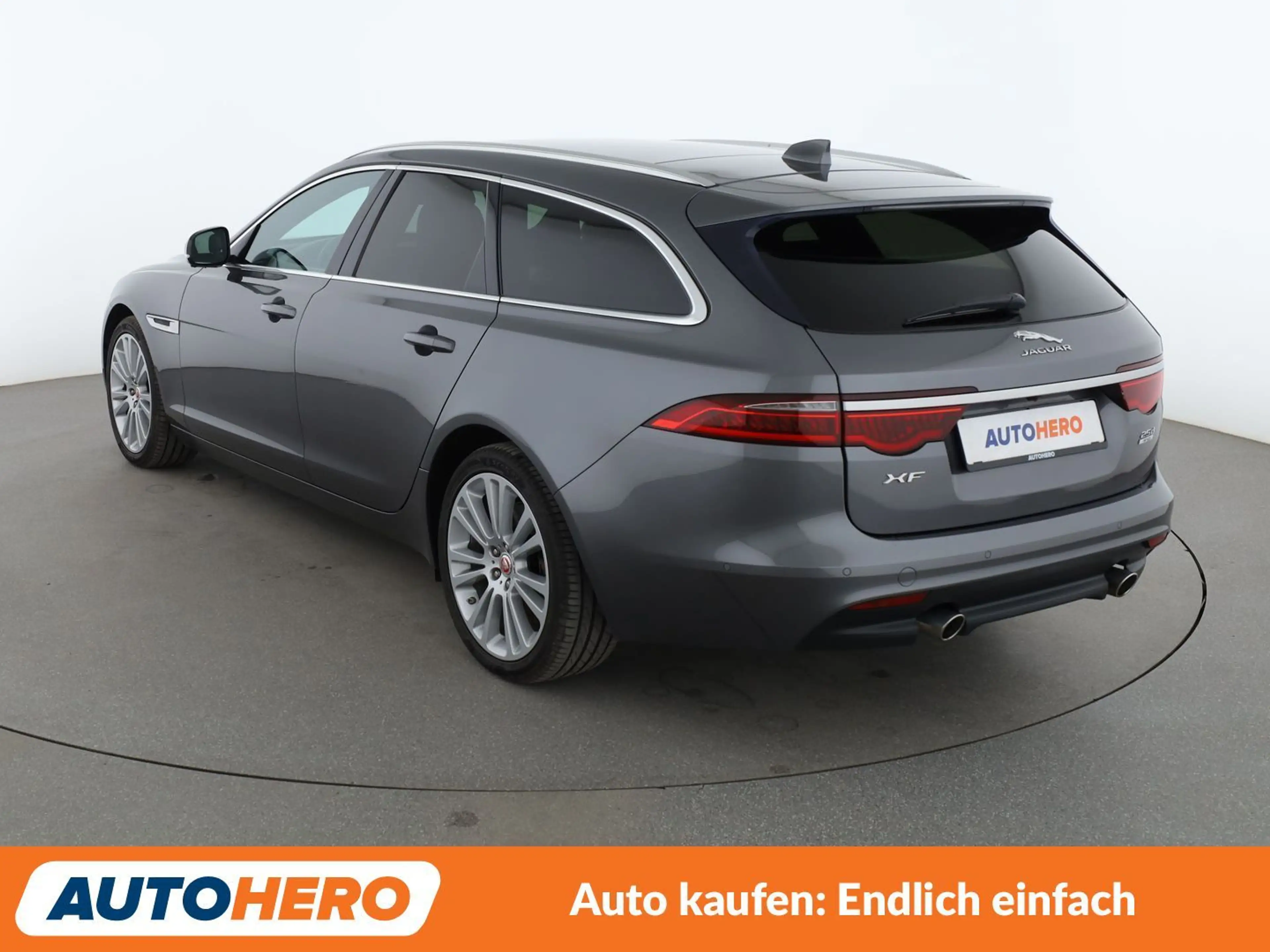 Jaguar XF 25d Portfolio AWD Aut.*NAVI*BI-XENON*TEMPO*CAM*PDC — photo 4