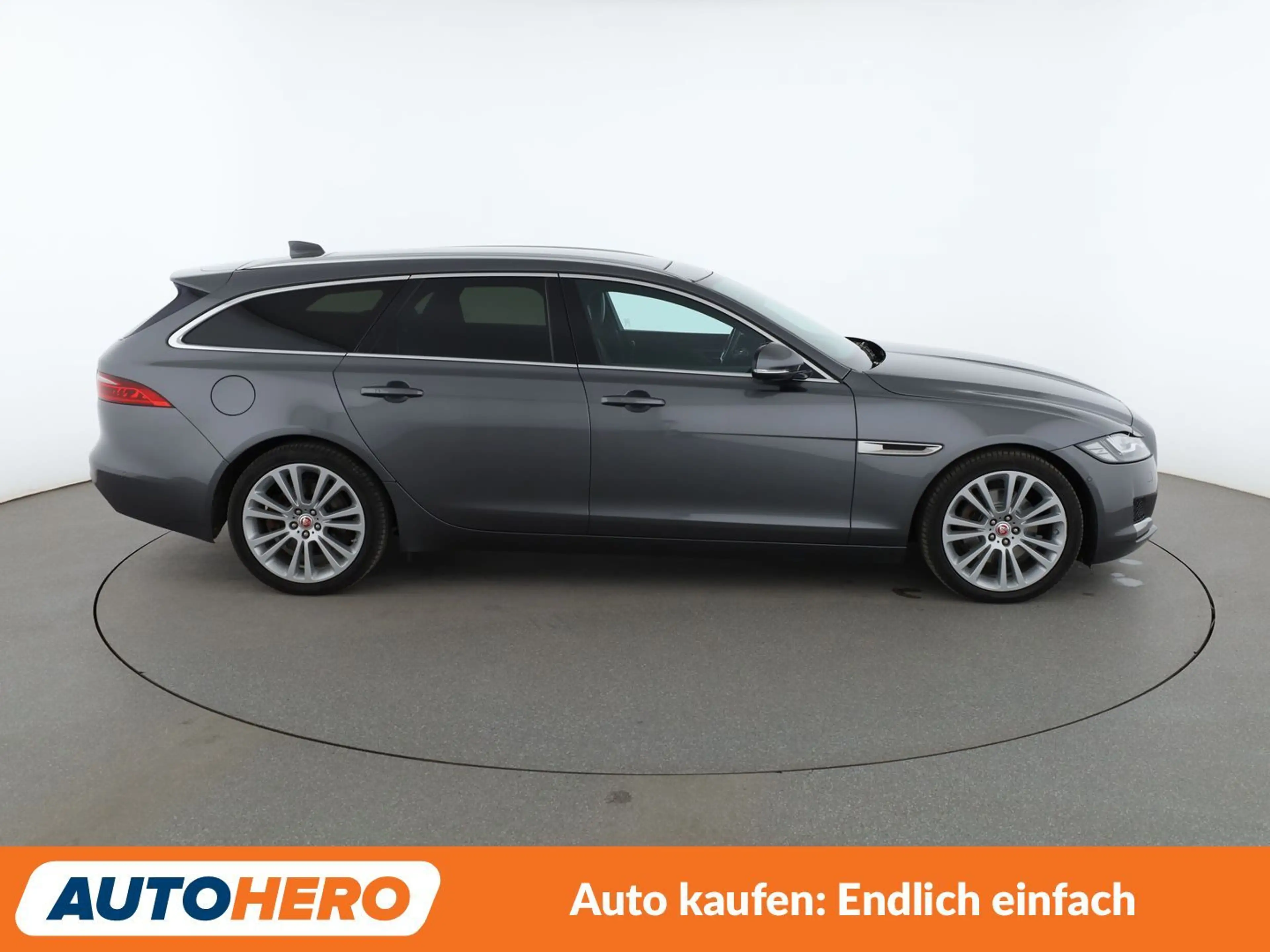 Jaguar XF 25d Portfolio AWD Aut.*NAVI*BI-XENON*TEMPO*CAM*PDC — photo 7