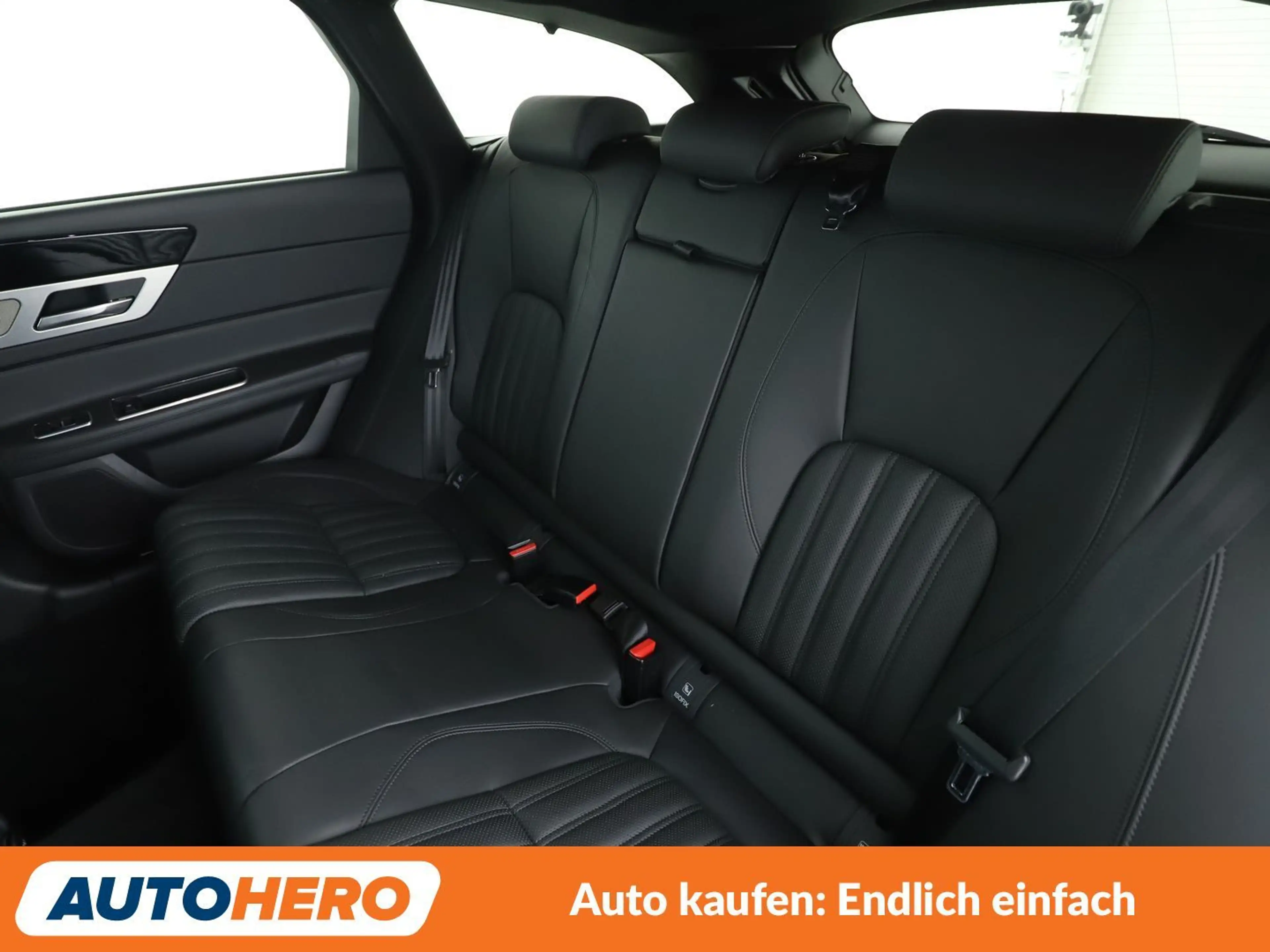Jaguar XF 25d Portfolio AWD Aut.*NAVI*BI-XENON*TEMPO*CAM*PDC — photo 14
