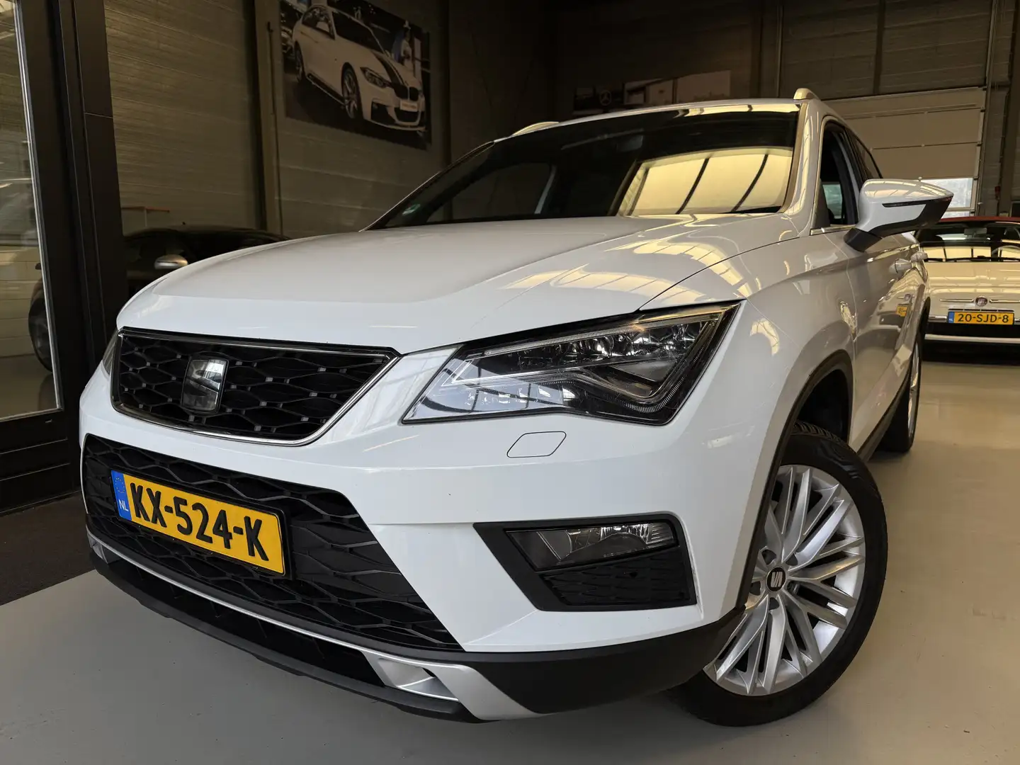SEAT Ateca 1.4 EcoTSI Xcellence 150pk, Automaat, Carplay, Cam Weiß - 1
