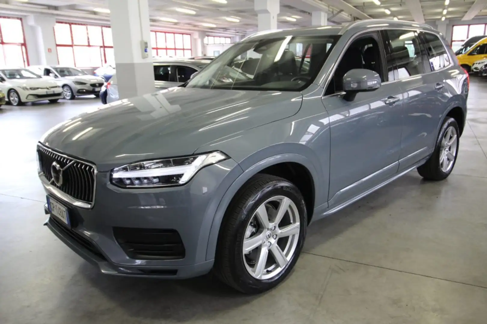 Volvo XC90 B5 (d) AWD automatico 7 posti Core Grijs - 2