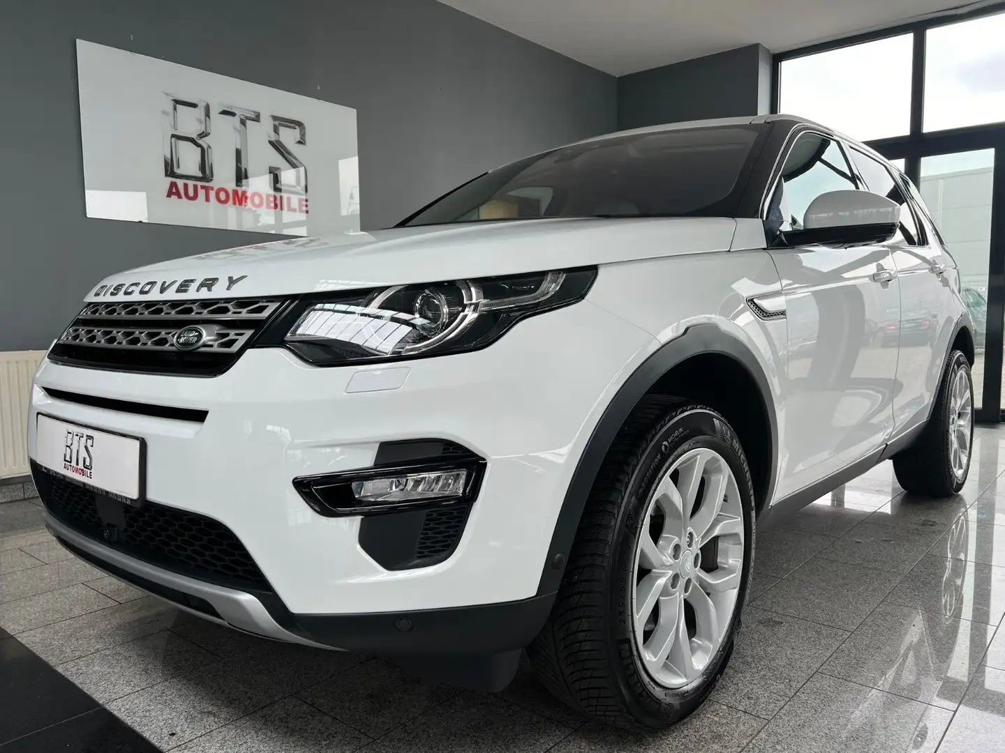 Land Rover Discovery Sport *NAVI+*PANORAMA*360gradkam*7sitz* Wit - 1