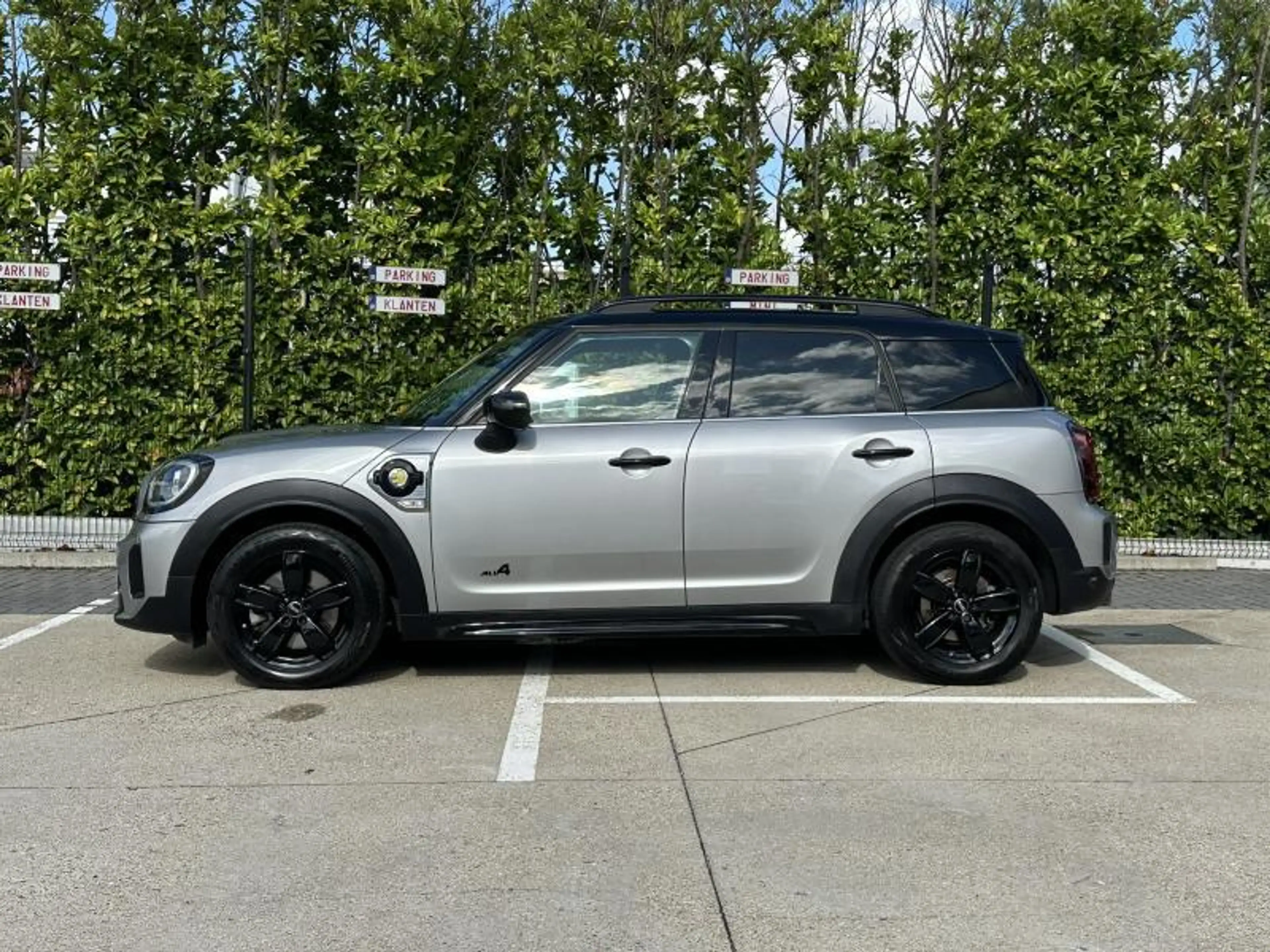 MINI Cooper SE Countryman hybrid — photo 12