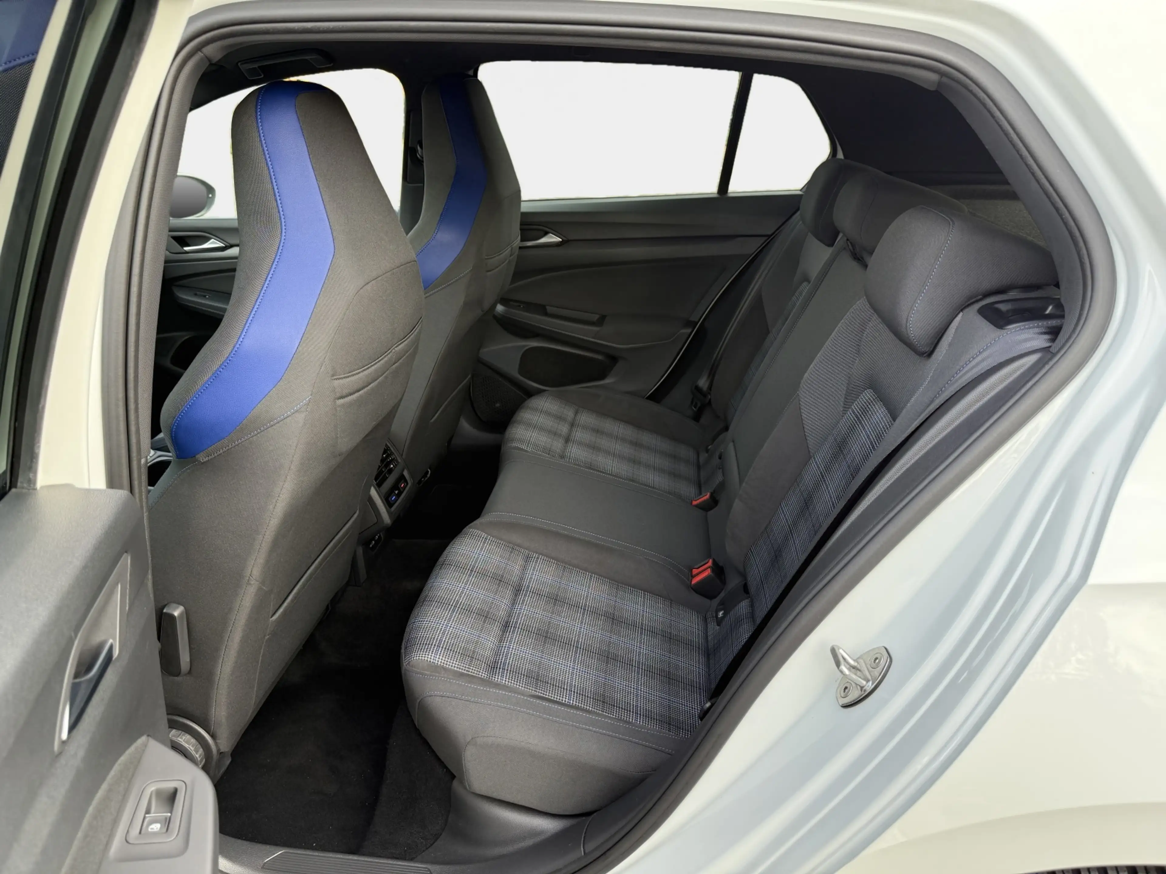 Volkswagen Golf GTE 1.4 eHybrid / 245 PK / Panoramadak / Virtual / SOH — photo 16