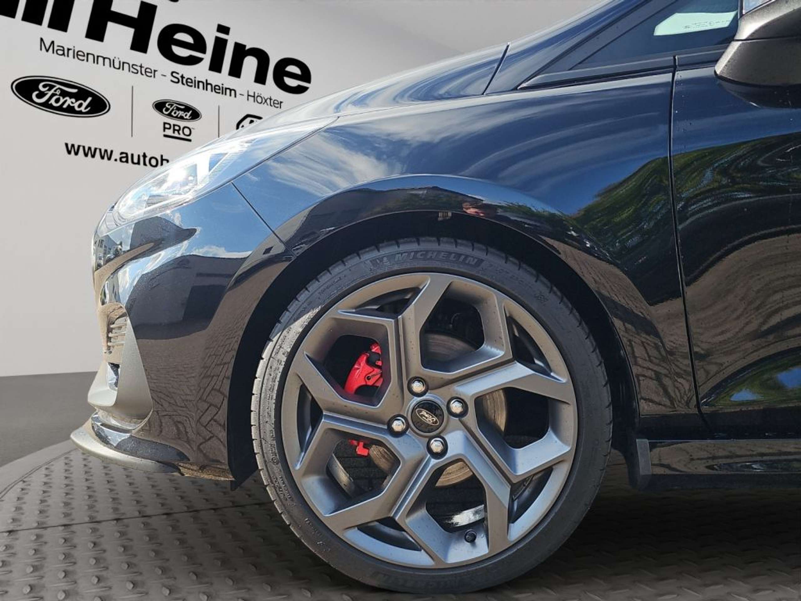 Fahrzeugabbildung Ford Fiesta 1.5 EcoBoost ST X  *PERF.-P.*WINTER-P.* - mit KI generiert/bearbeitet