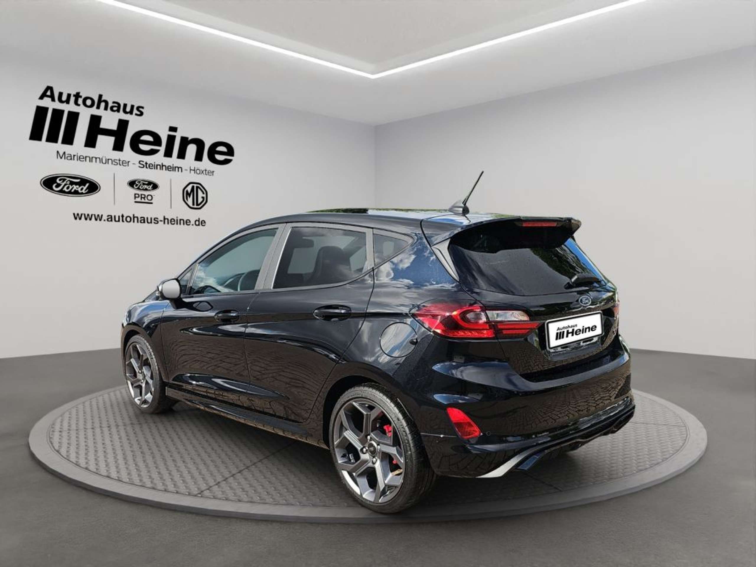 Fahrzeugabbildung Ford Fiesta 1.5 EcoBoost ST X  *PERF.-P.*WINTER-P.* - mit KI generiert/bearbeitet