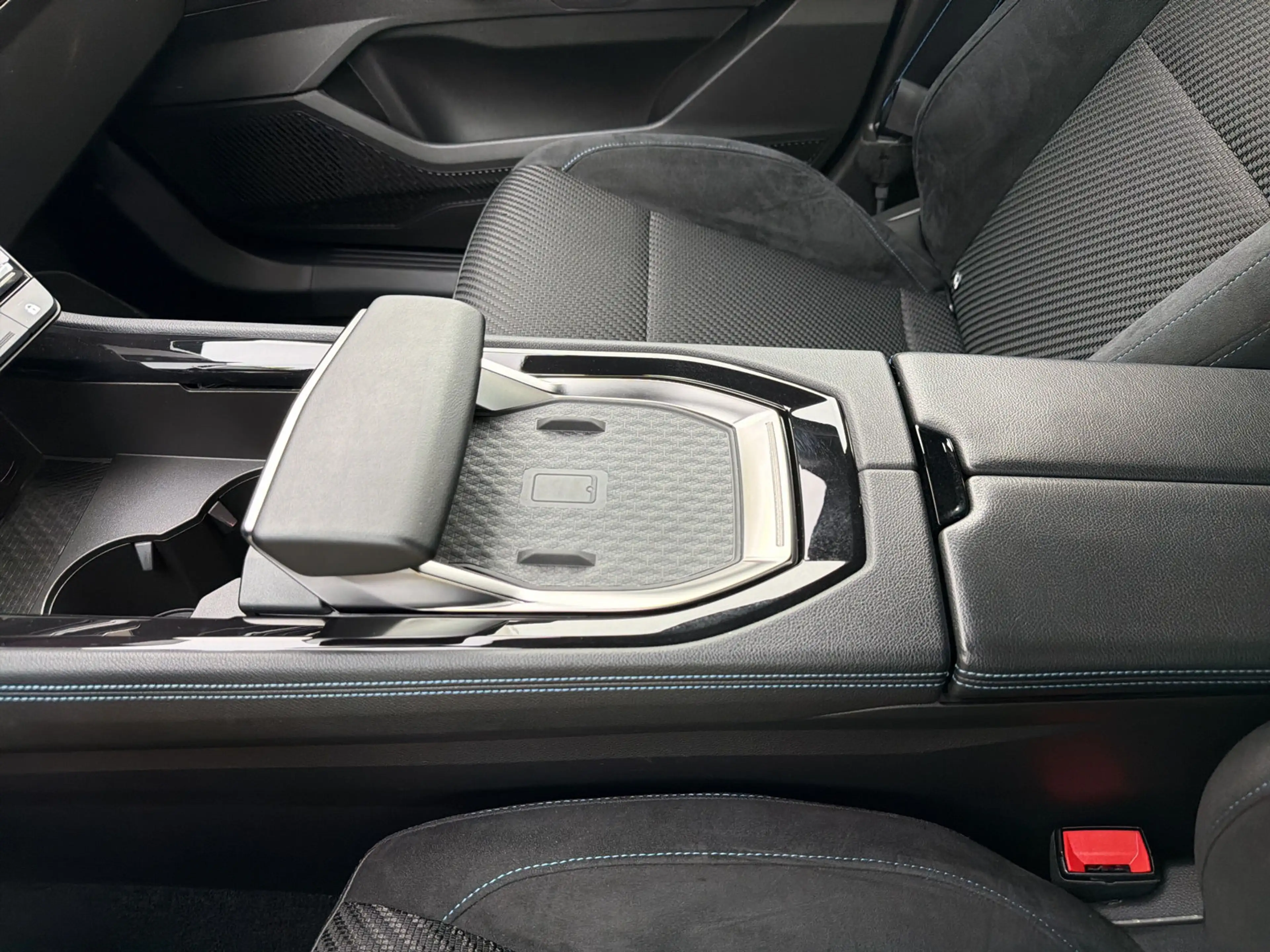Renault Austral Mild-Hybrid 160 Techno Esprit Alpine — photo 12