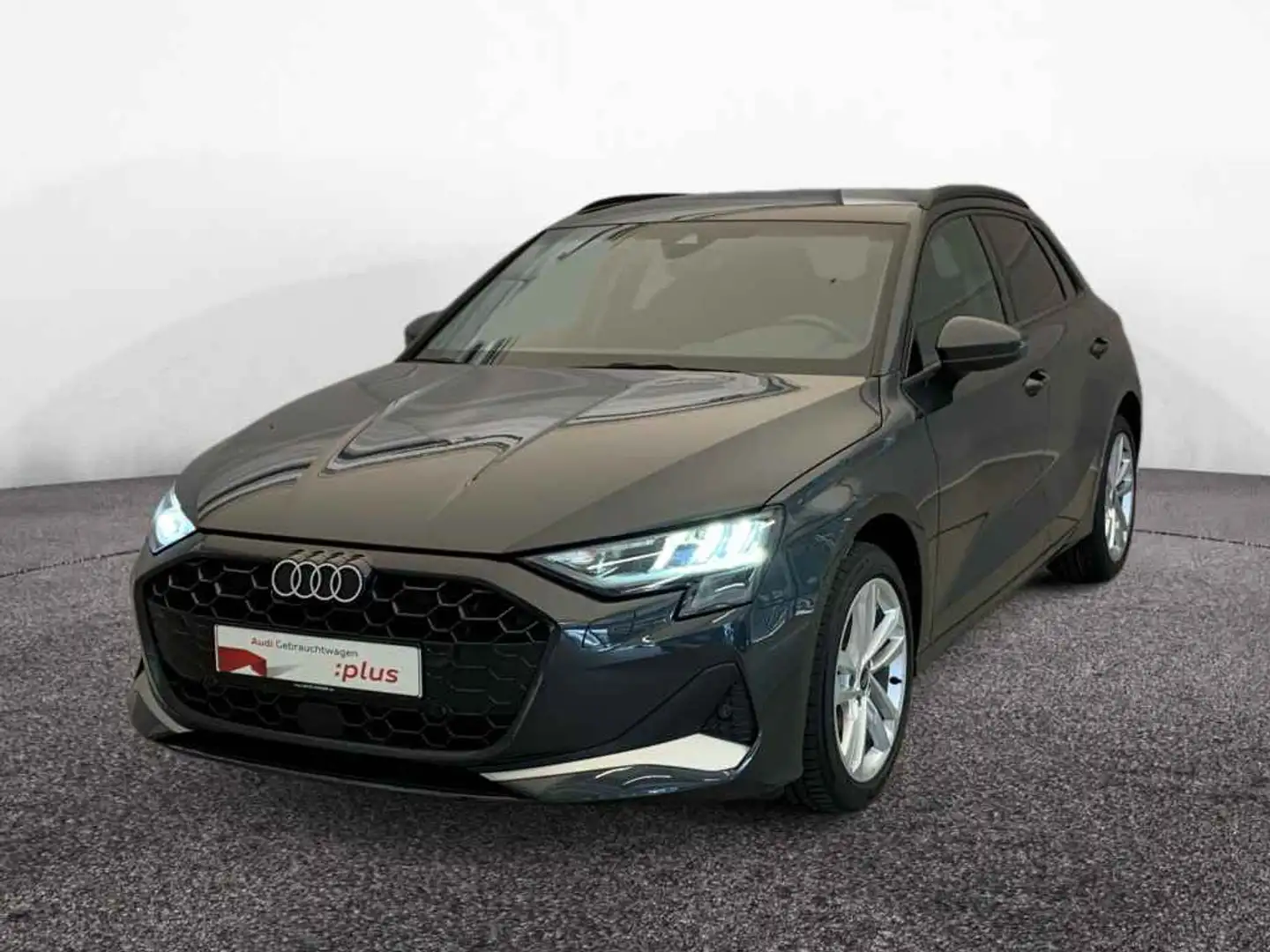 Audi A3 Sportback advanced 35 TFSI *NAV*AHK*ACC*R-CAM Grau - 2