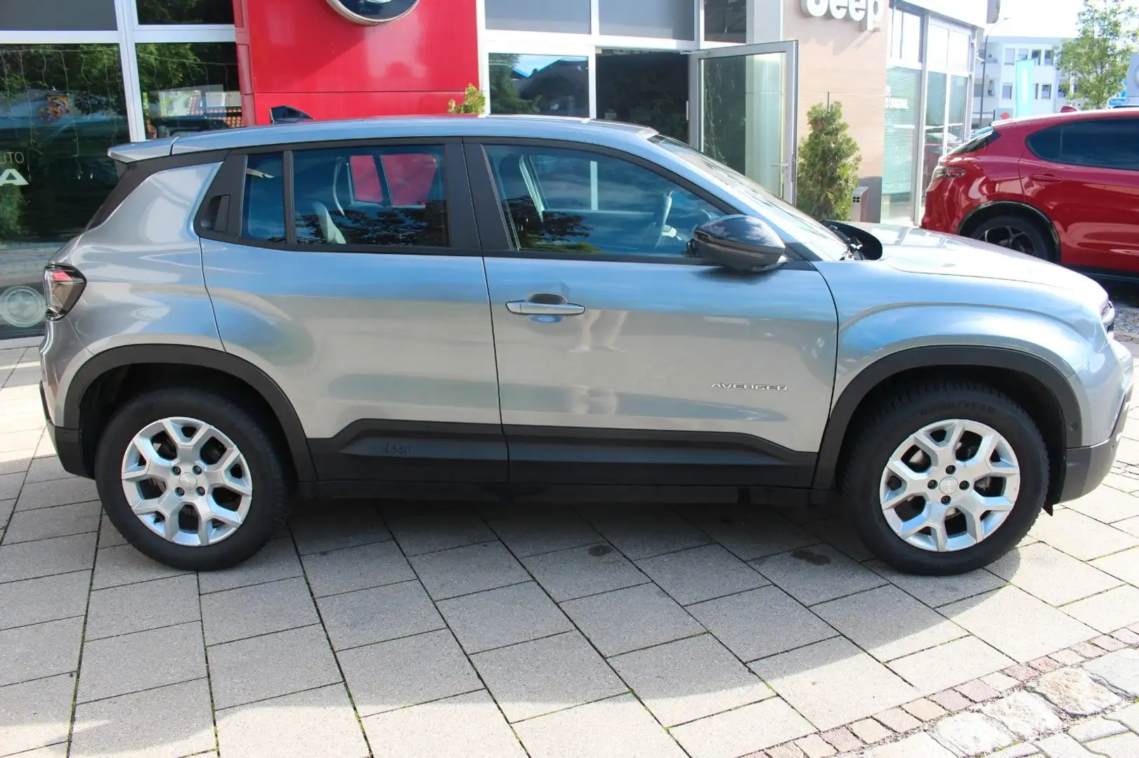 Jeep Avenger ALTITUDE LED / NAVI Gris - 2