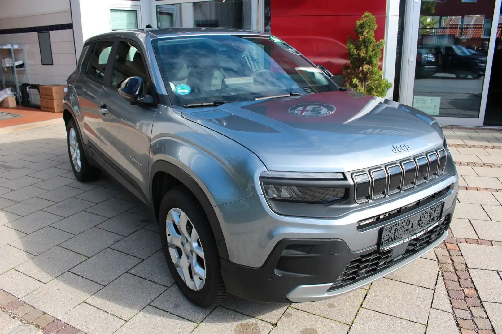 Jeep Avenger ALTITUDE LED / NAVI Gris - 1