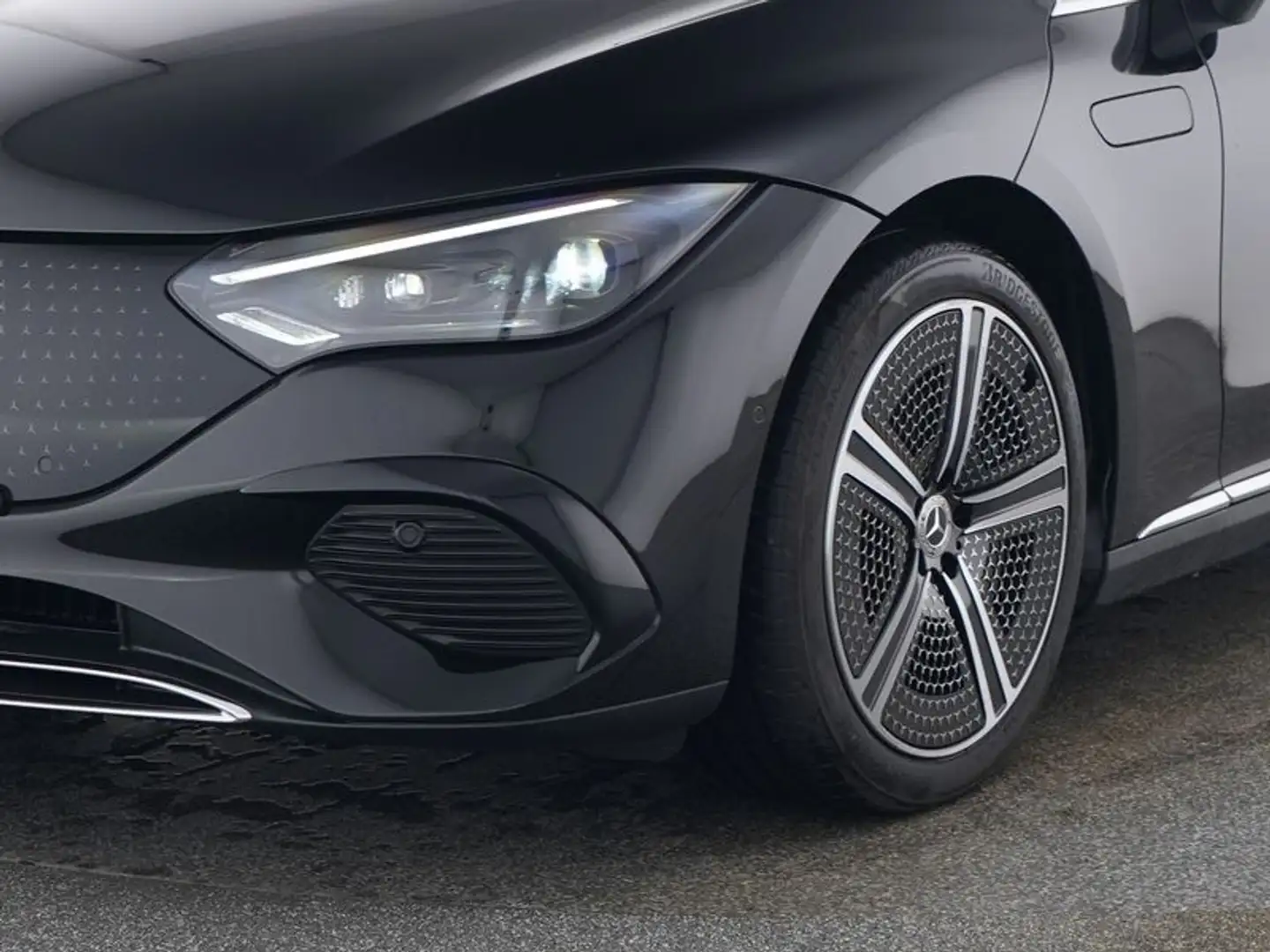 Mercedes-Benz EQE 350 Premium*AIRMATIC*20'*Pano*Sound*Distro Schwarz - 2