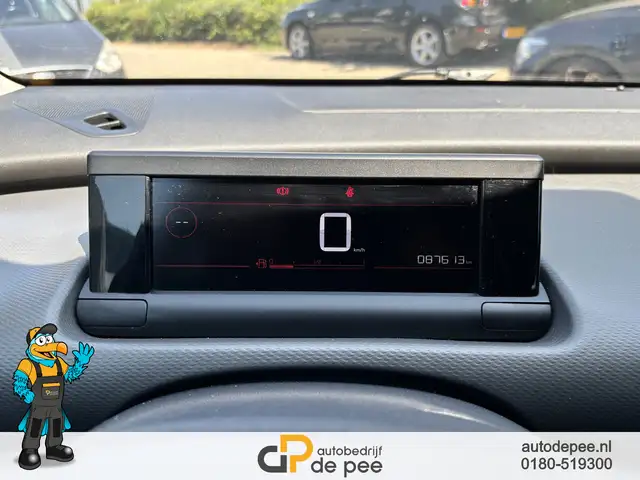 Citroen C4 Cactus view 4