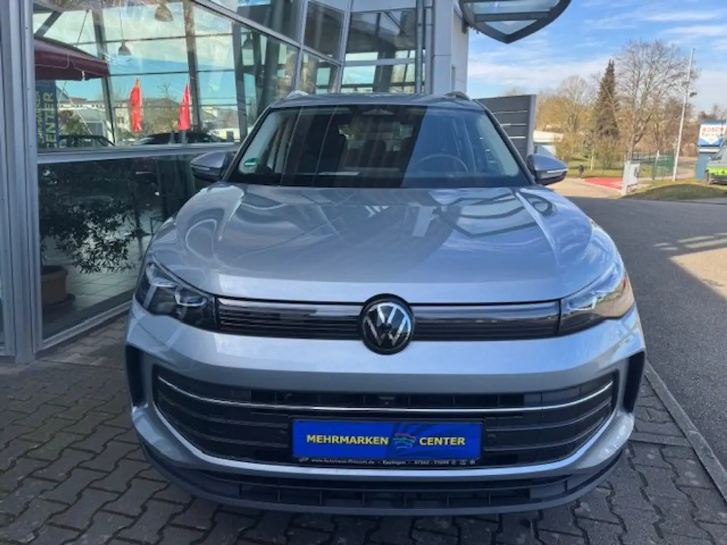 Volkswagen Tiguan 1.5 eTSI 110 kW Life/IQ-Matrix/AHK Grau - 1
