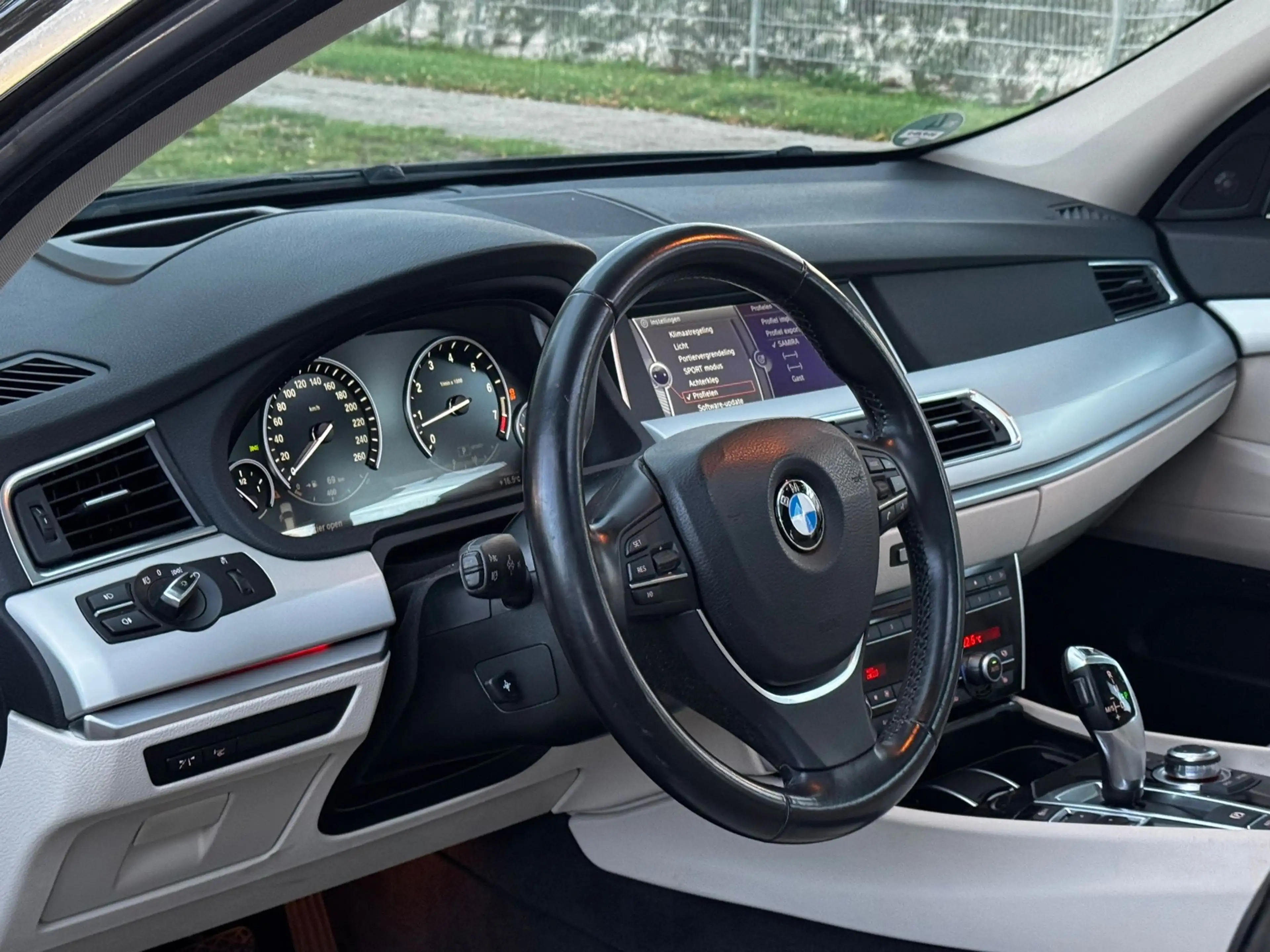 BMW 535 5-serie Gran Turismo 535xi High Executive — photo 14