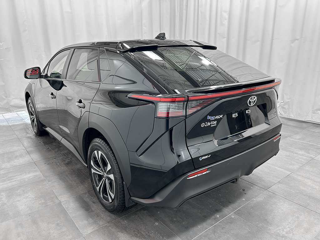 2025 Toyota bZ4X LE - SIEGES CHAUFFANTS - VOLANT CHAUFFANT — снимка 1