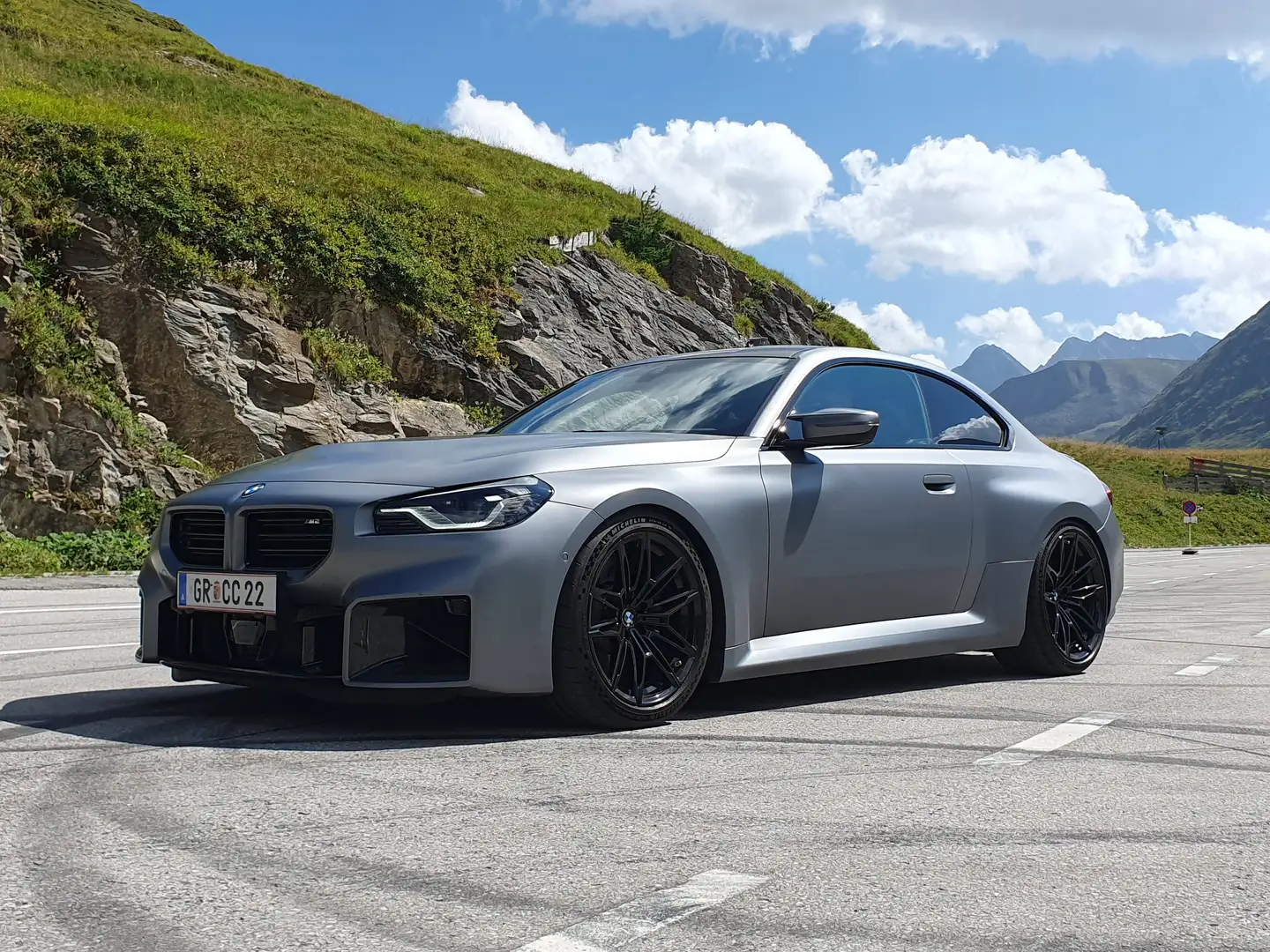 BMW M2 M Track Pack | Carbon-Sitze | Paket Care (7 Jahre) | Werksgewährleistung | PPF Folierung | Akrapovič Grau - 1