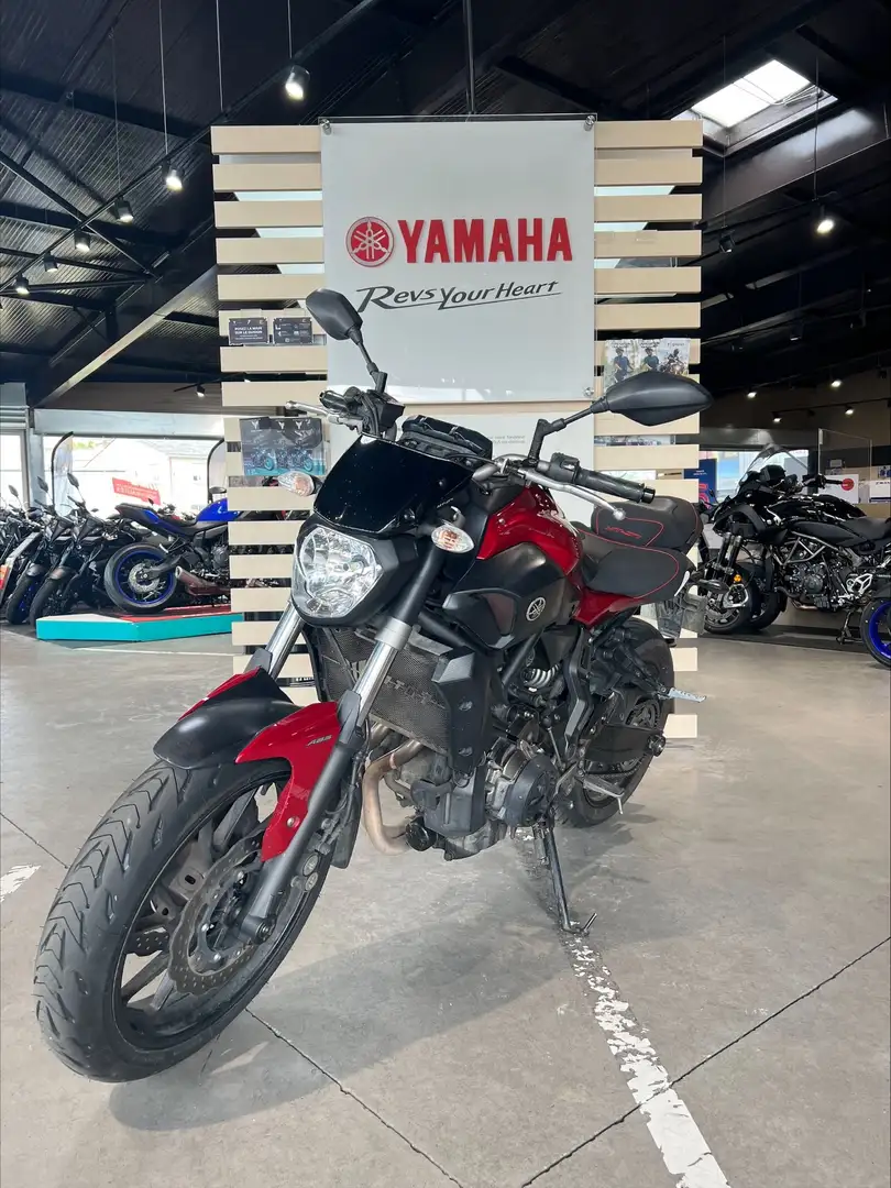 Yamaha MT-07 Rosso - 1