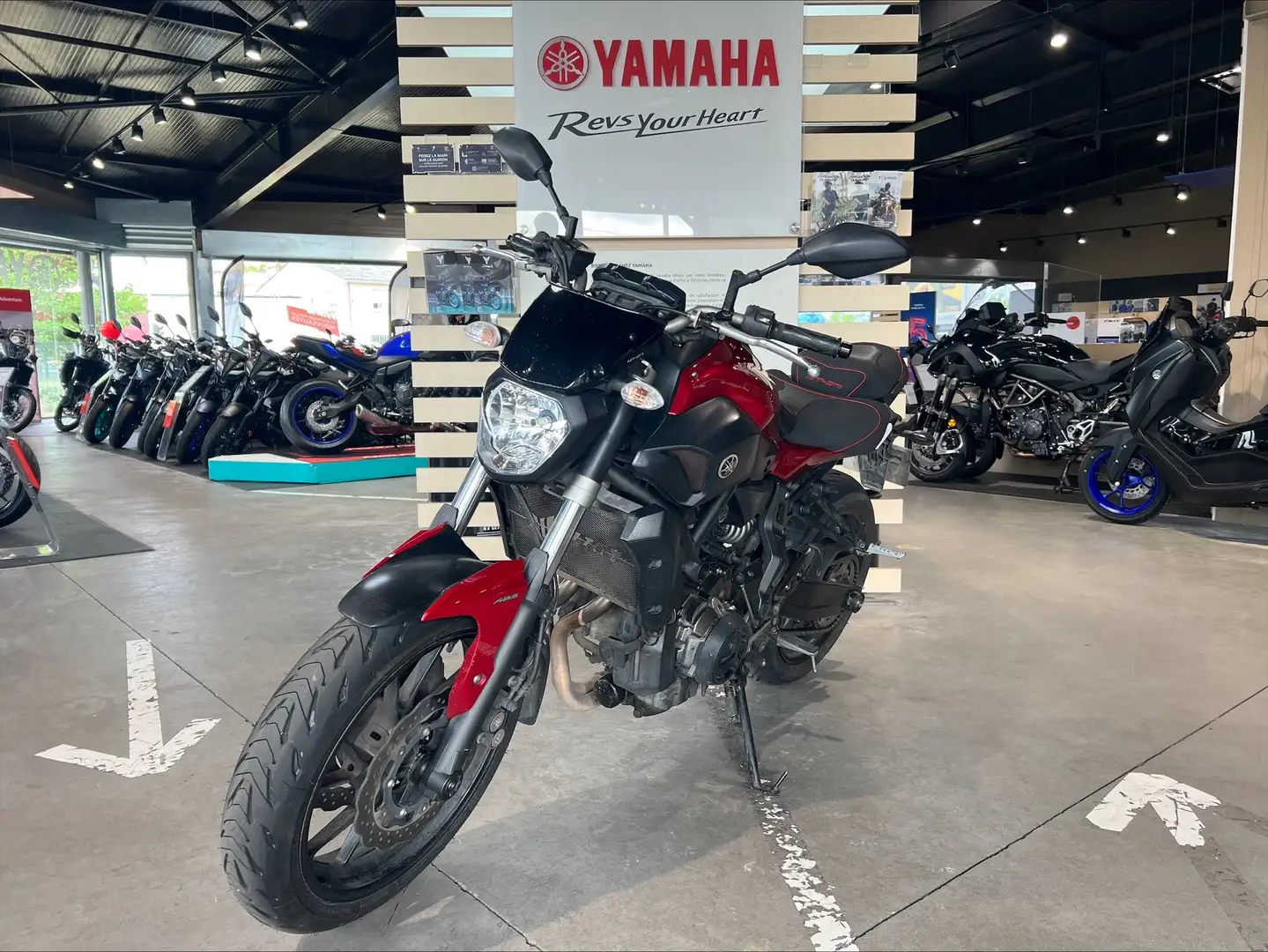 Yamaha MT-07 Rosso - 2