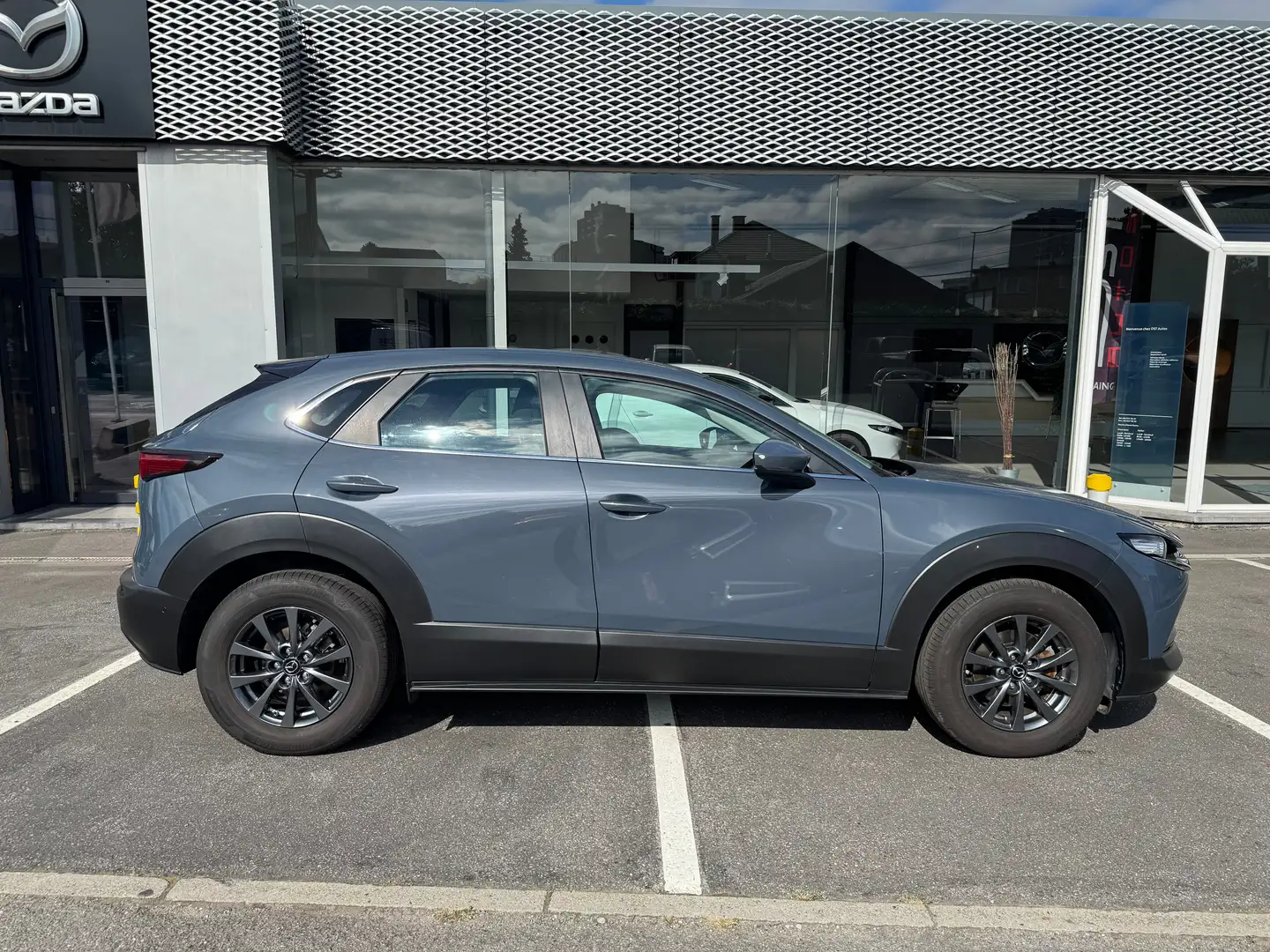 Mazda CX-30 CX-30 2.0i SKYACTIV-G MHE Skydrive Grijs - 2