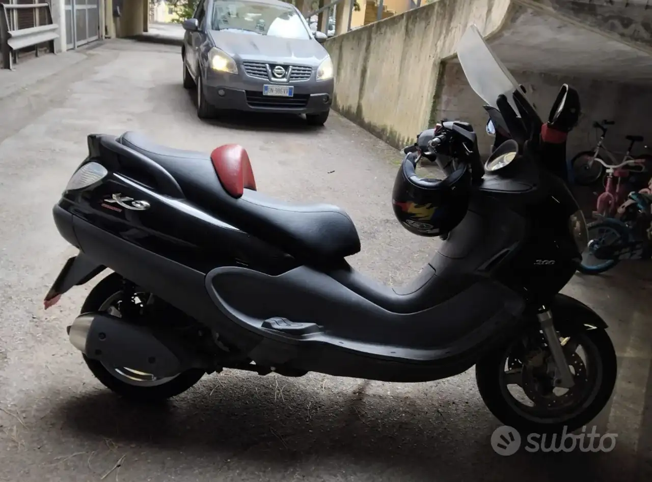 Piaggio X 9