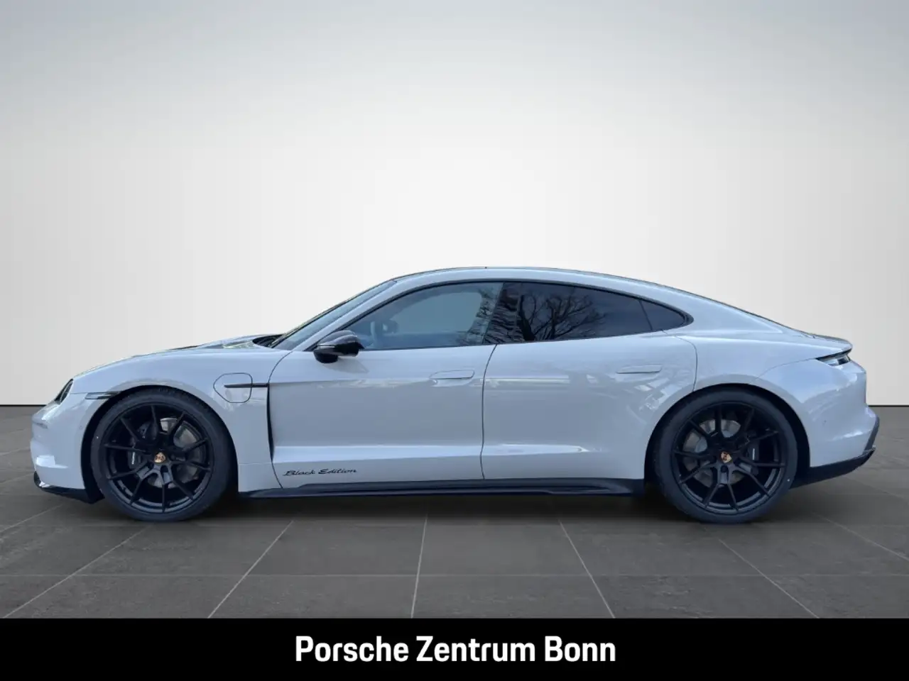 Porsche Taycan Black Edition HA-Lenkung InnoDrive BOSE 8