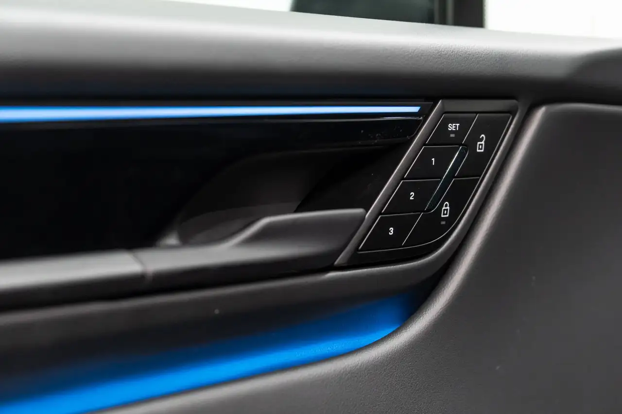 Porsche Macan 4 Electric Panodak BOSE Trekhaak Matrix Head-Up, миниатюра 27