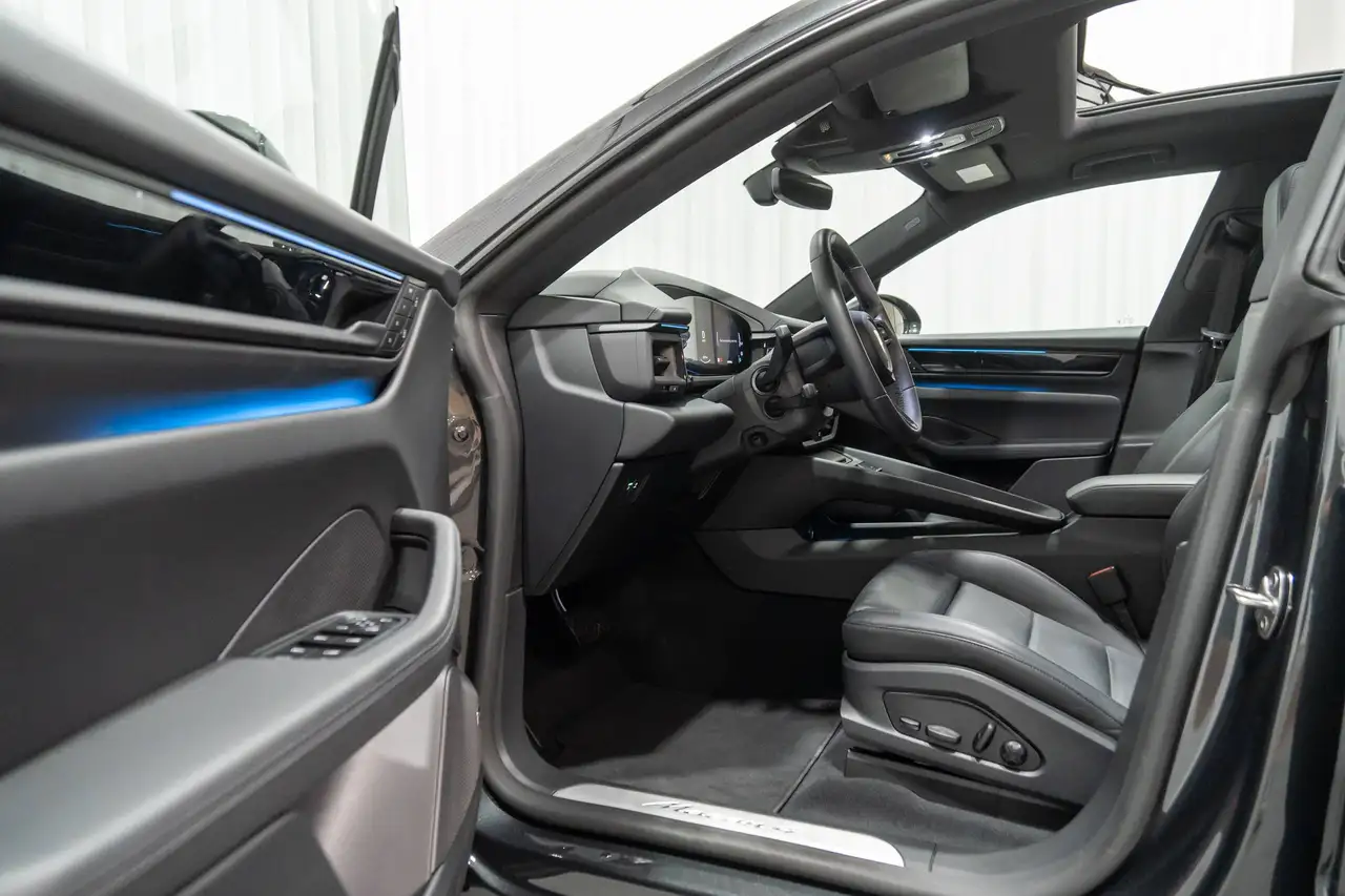 Porsche Macan 4 Electric Panodak BOSE Trekhaak Matrix Head-Up, миниатюра 14