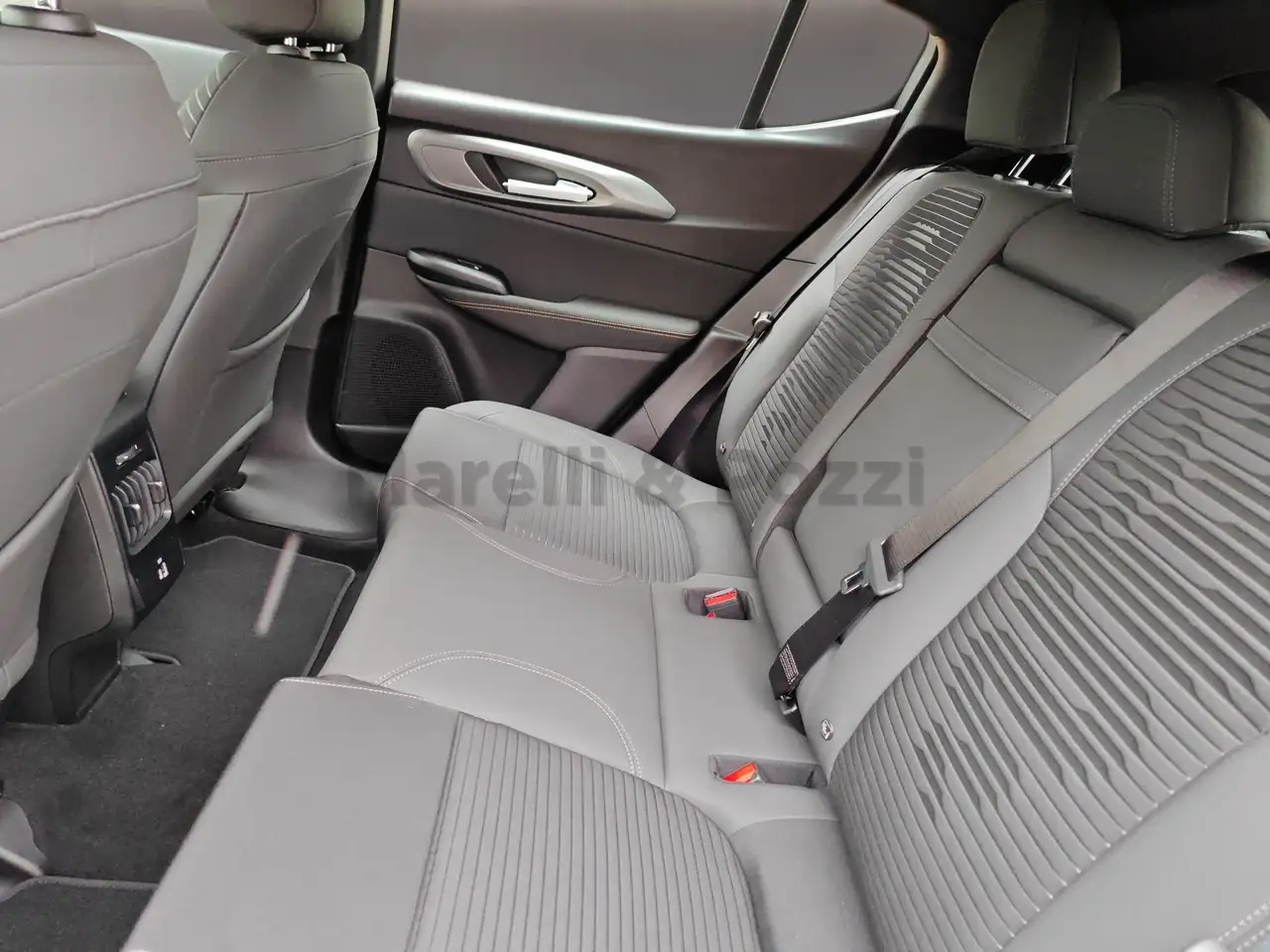 Alfa Romeo Tonale 2025 — фото 14