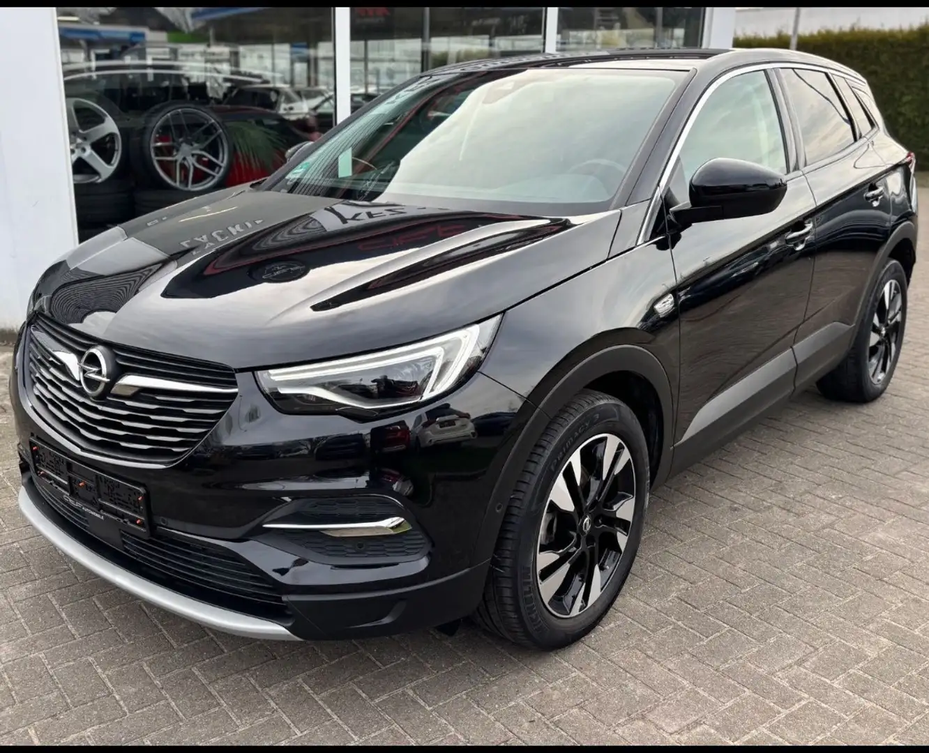 Opel Grandland X İnnovation Schwarz - 1