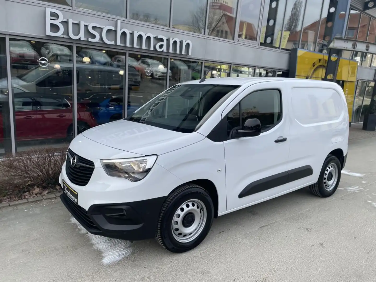 Opel Combo-e Cargo (50-kWh) Wit - 1