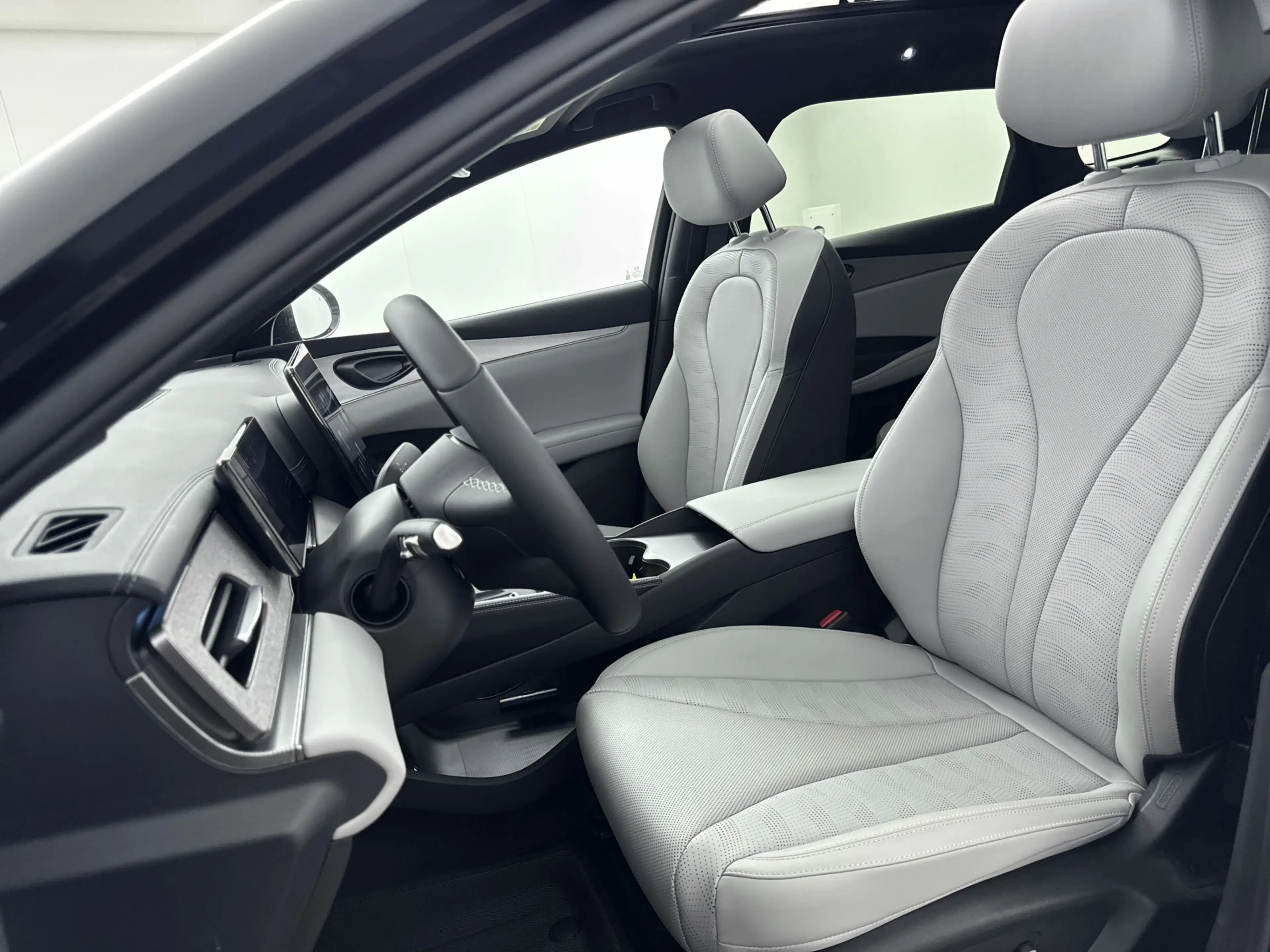 BYD Seal 6 Touring - 1.5 DM-i Comfort // SCHUIFKANTELDAK // 1 — photo 4