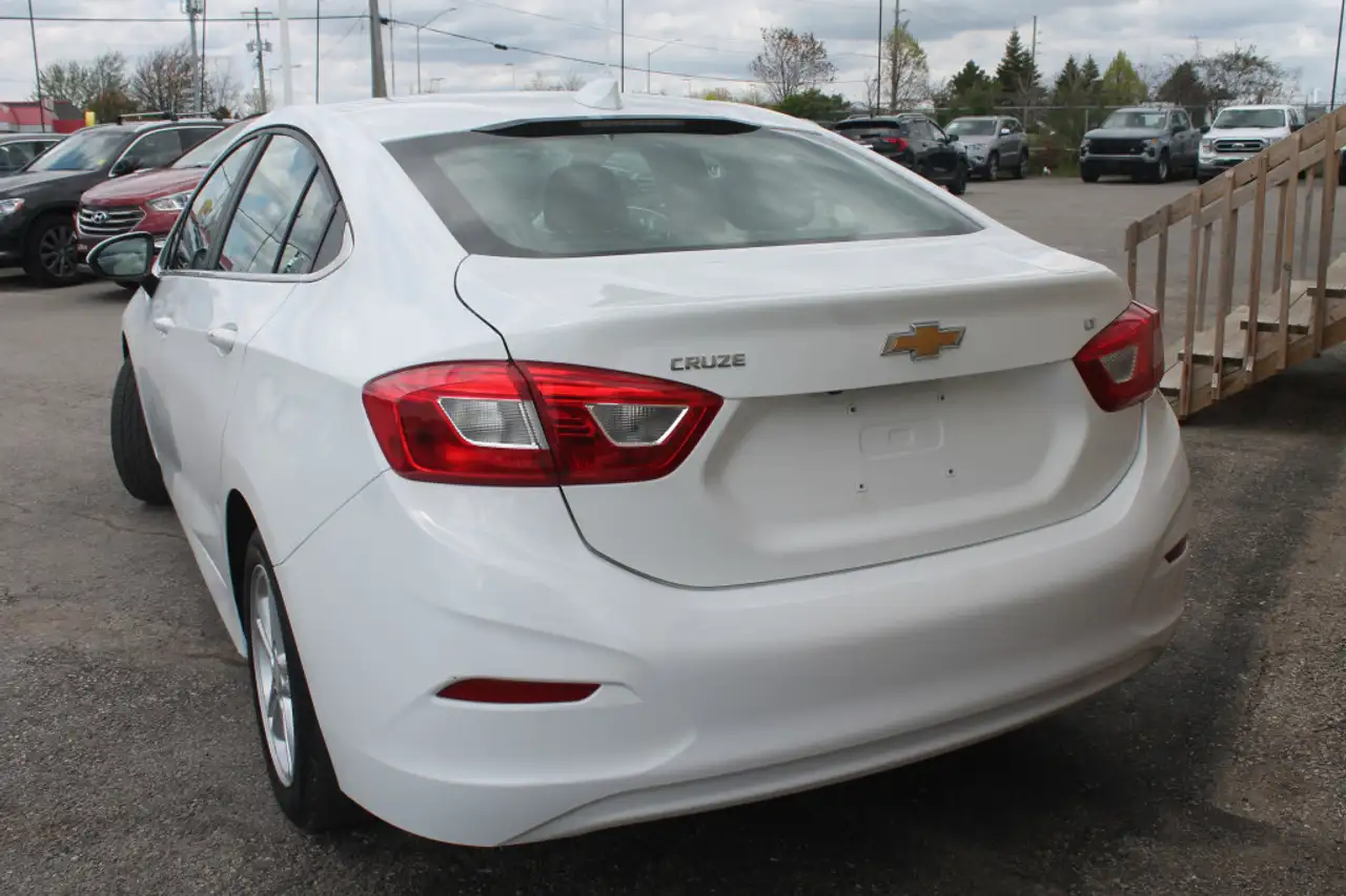 Chevrolet Cruze снимка Chevrolet Cruze