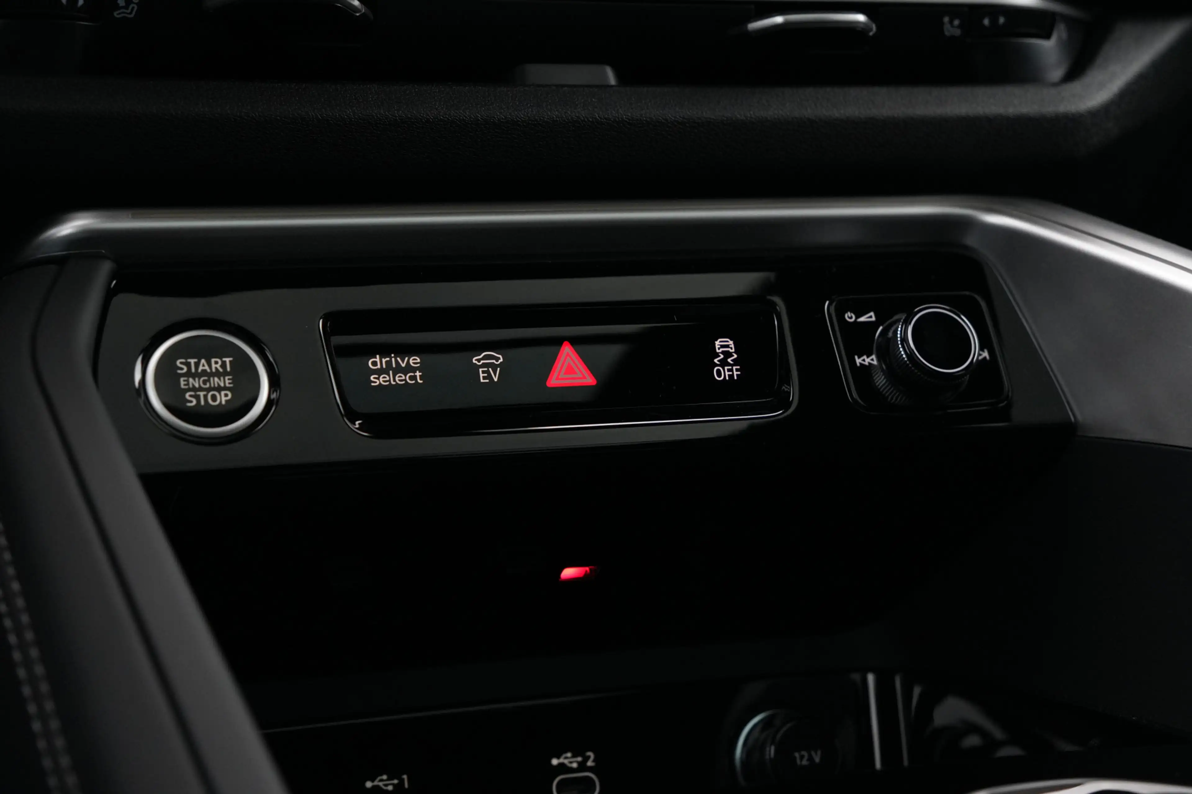 Audi Q5 2.0 TFSI e-hybrid quattro S edition | Trekhaak | P — photo 28