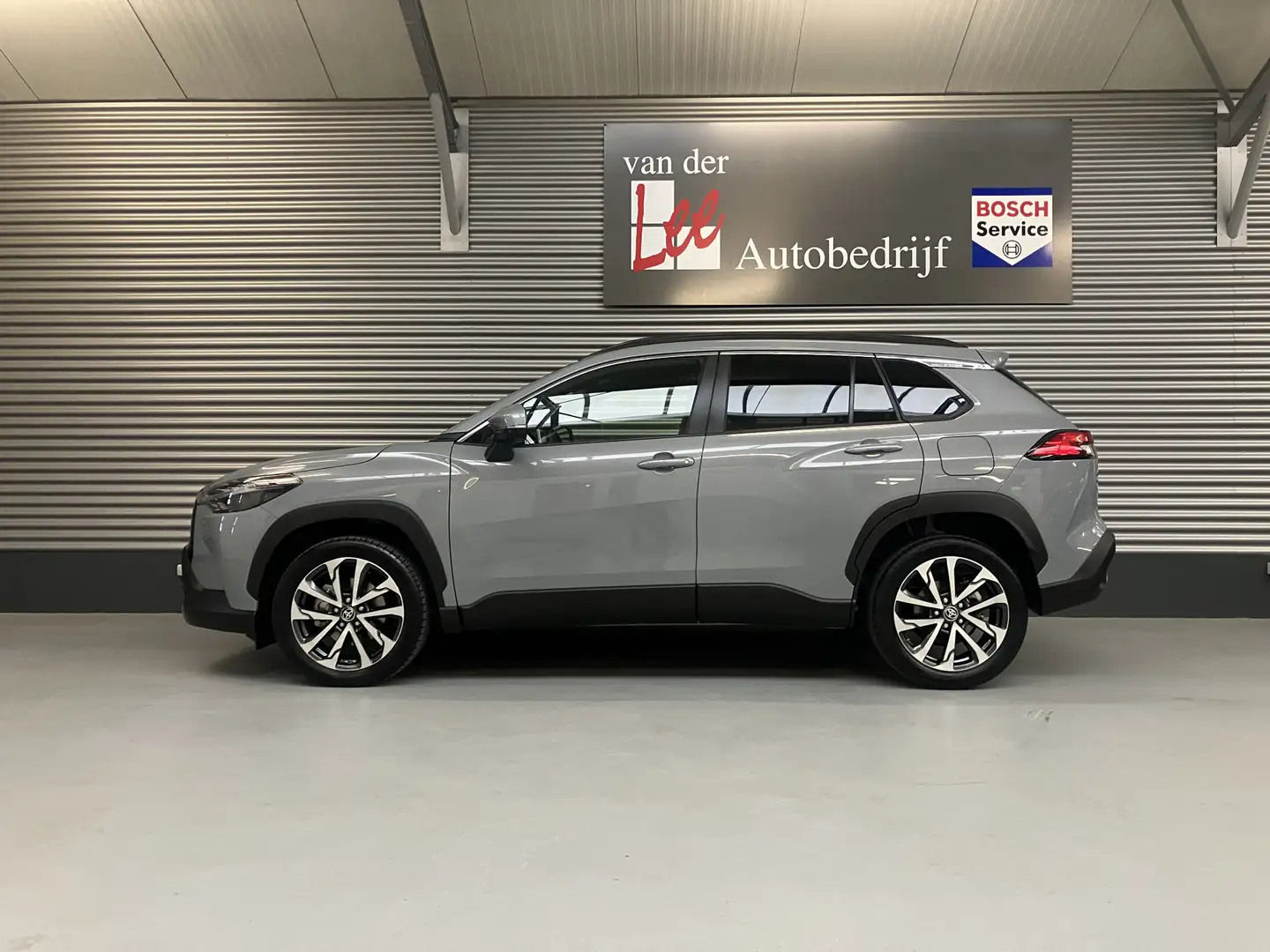 Toyota Corolla Cross HYBR STYLE/NAVI/PDC/DODE HOEK/EL A KLEP/LED/ENZ Gris - 2