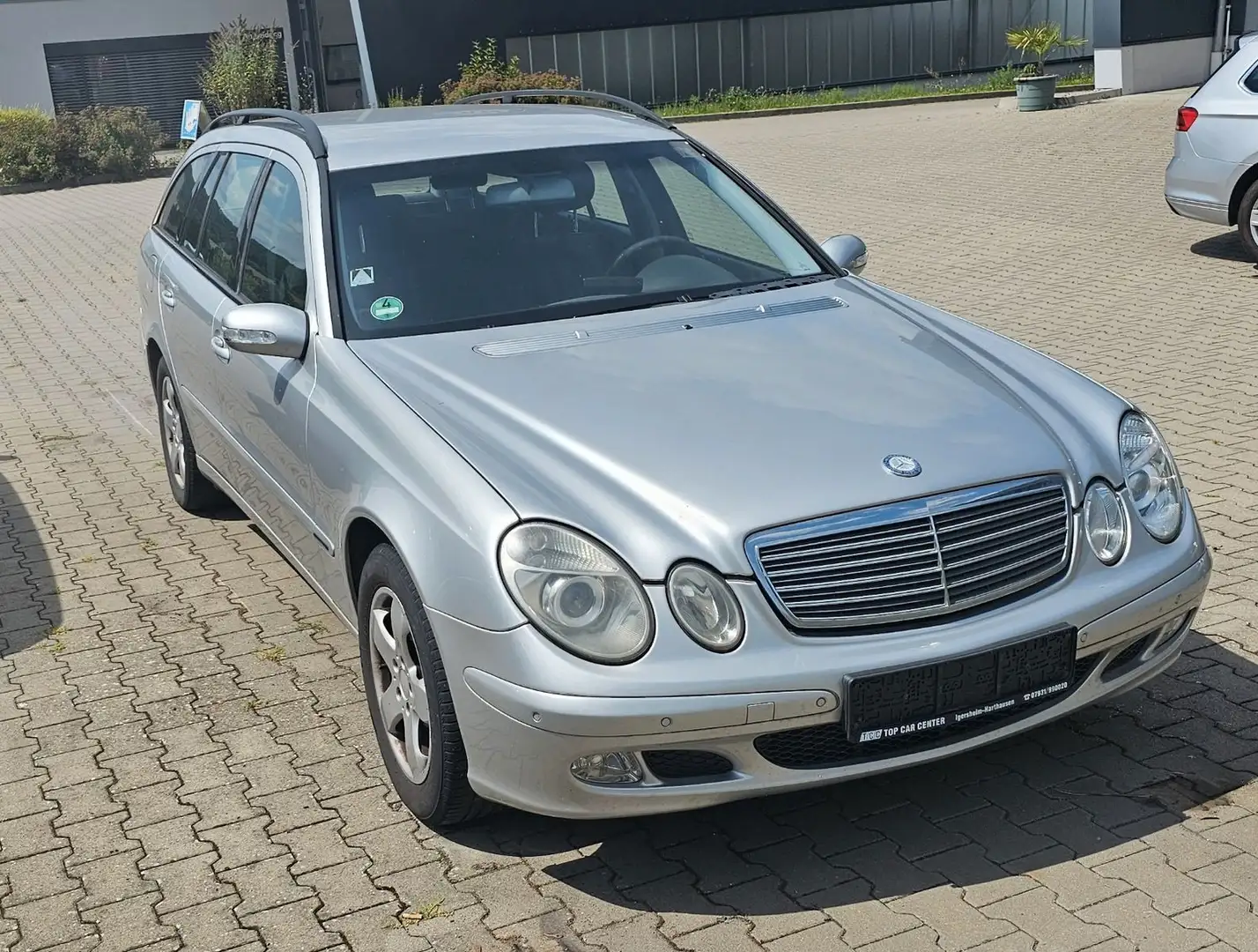 Mercedes-Benz E 220 CDI T CLASSIC,Autom,Klima Silber - 1