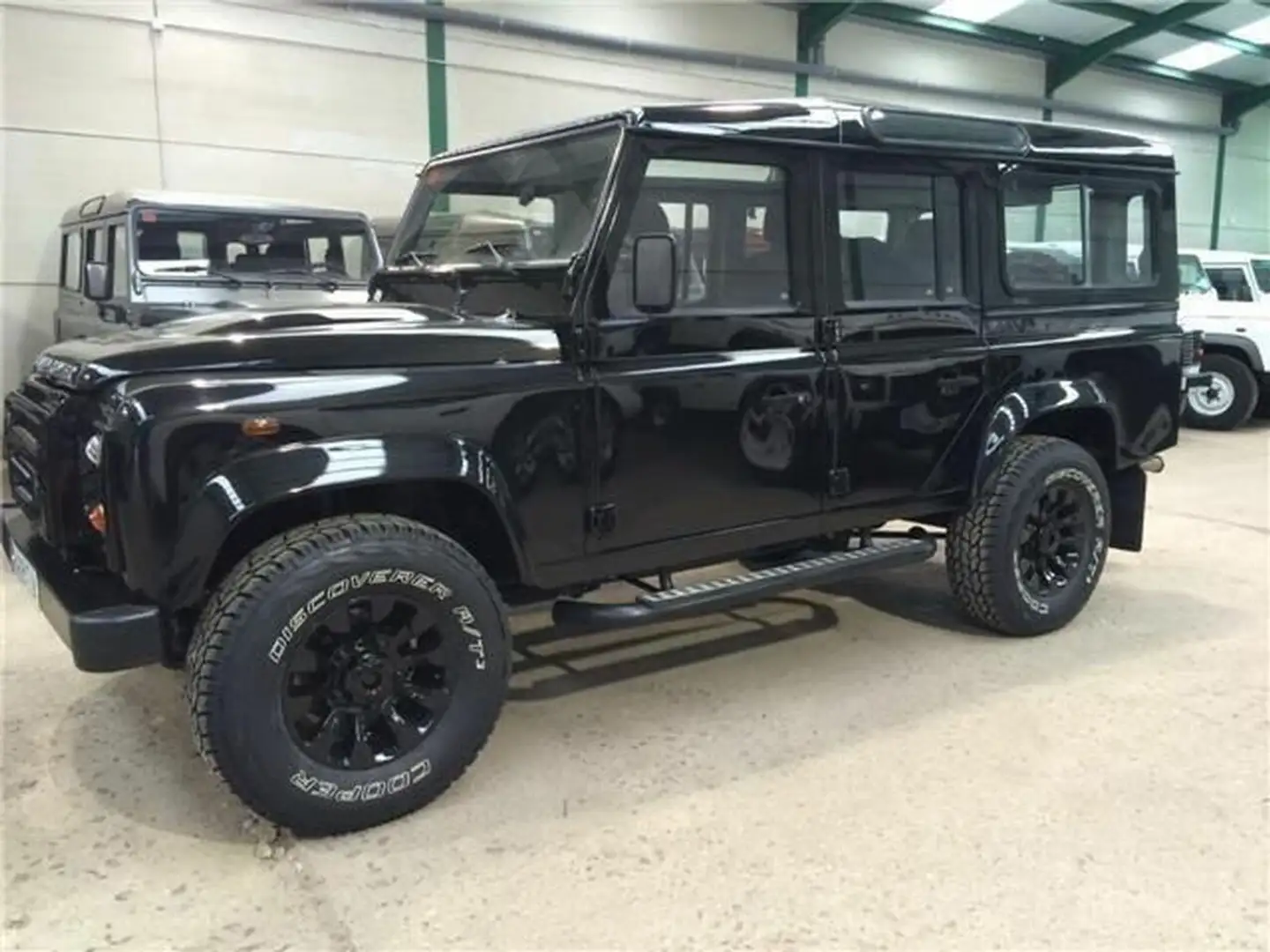 Land Rover Defender 110 SW E Fekete - 1