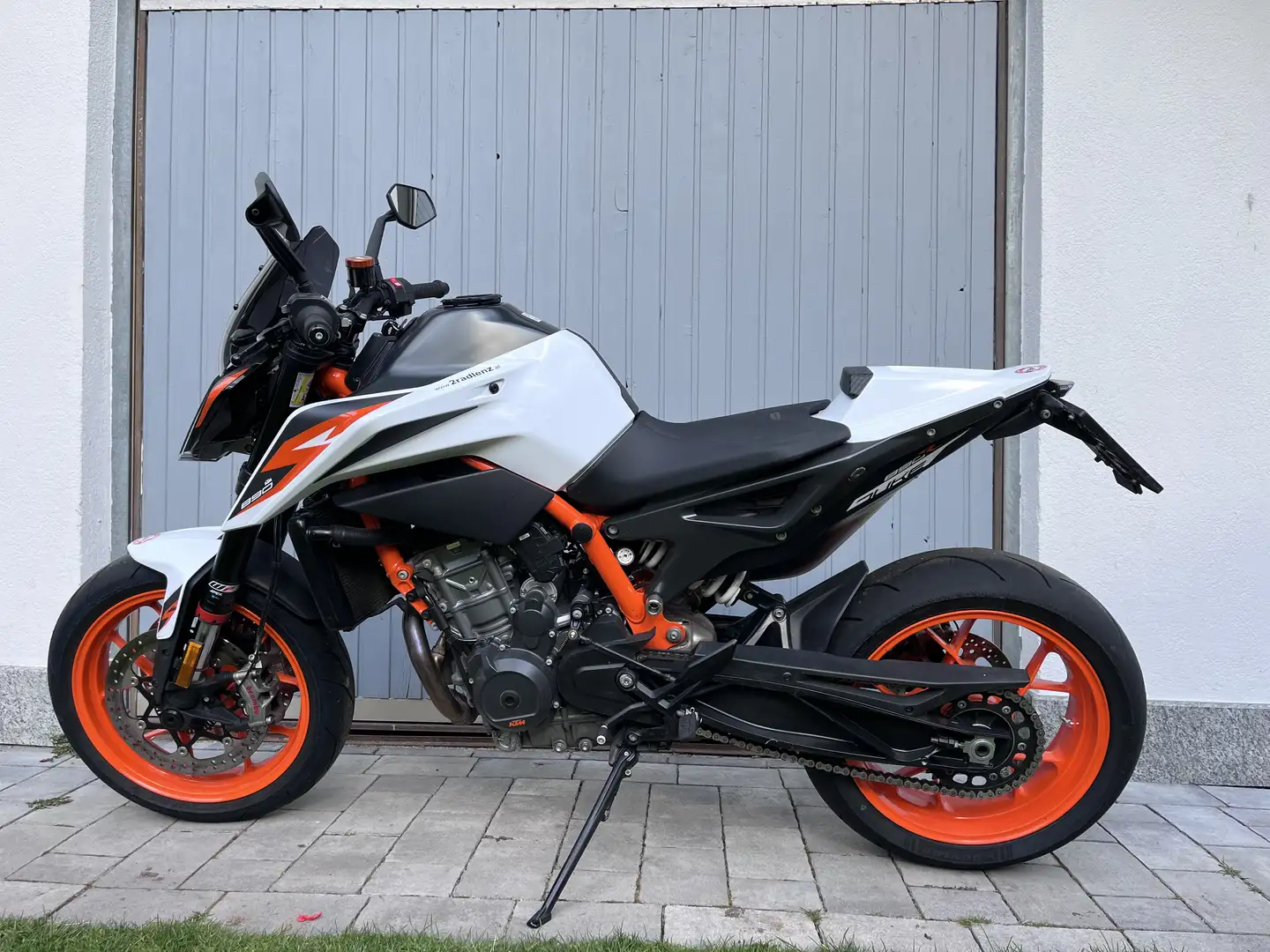KTM 890 Duke R R - 1