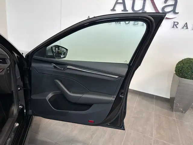 Skoda Octavia view 9