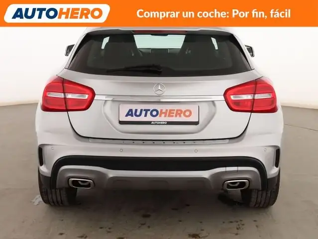 Mercedes-Benz GLA view 5