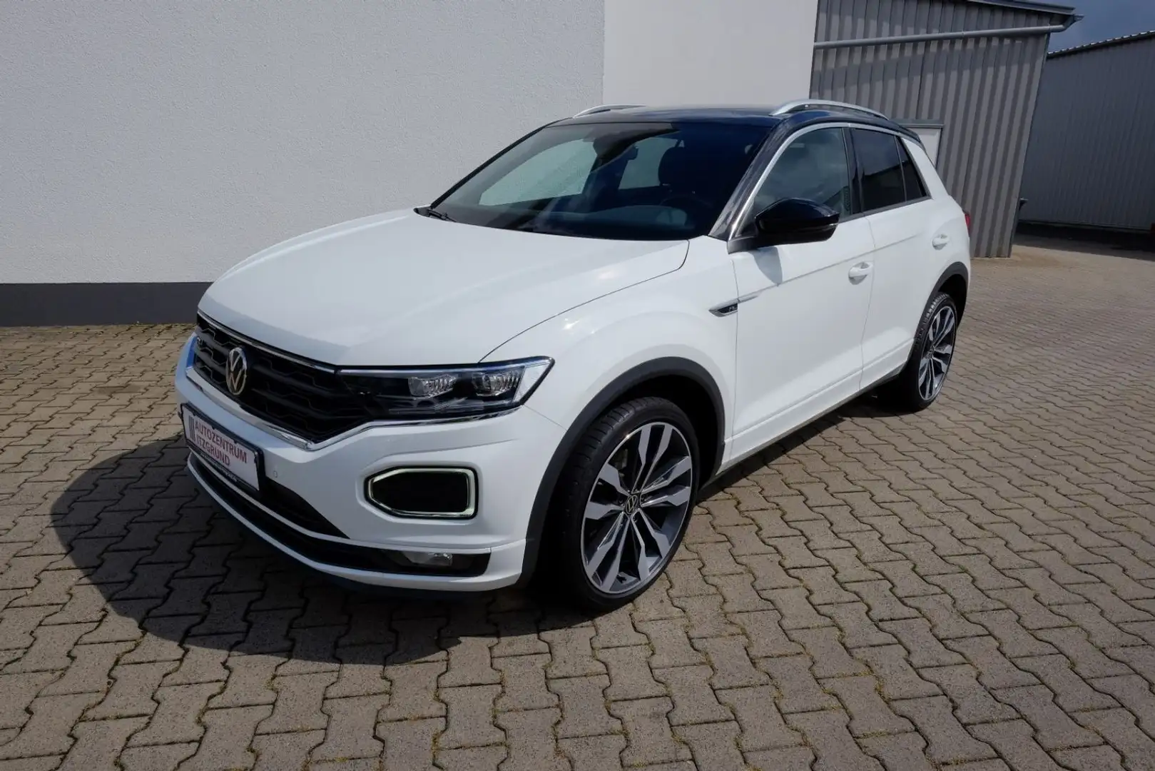 Volkswagen T-Roc 1.5 TSI DSG 2x R-Line/Navi/AHK/LED/19Z Wit - 1