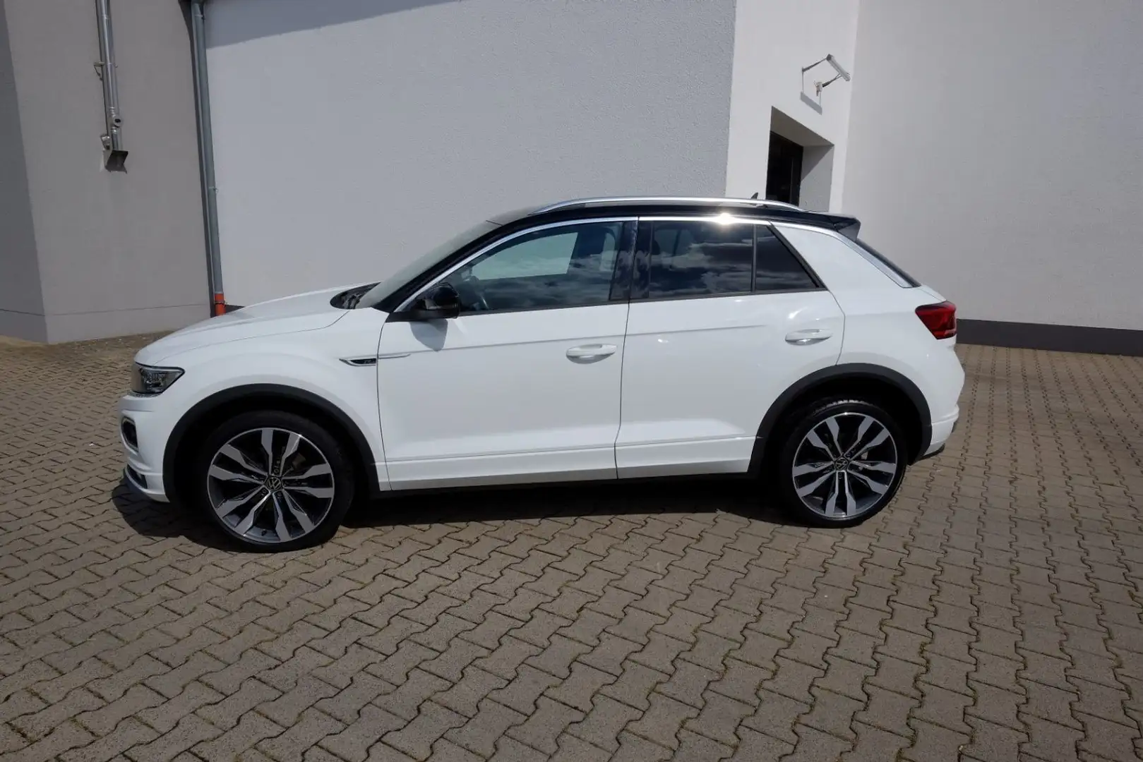 Volkswagen T-Roc 1.5 TSI DSG 2x R-Line/Navi/AHK/LED/19Z Wit - 2